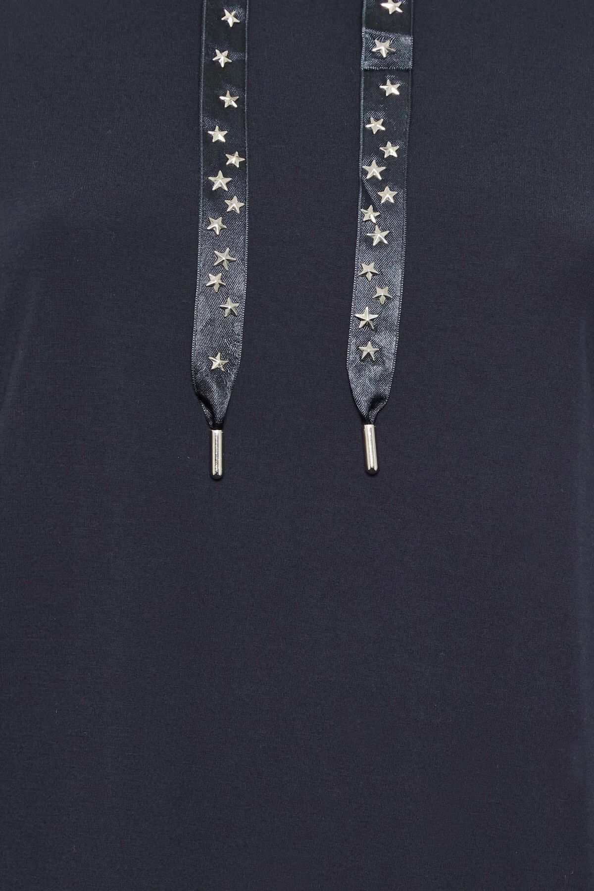 Büyük Beden Yıldız İşlemeli İpli Yaka Uzun Kesim Sweatshirt 301639