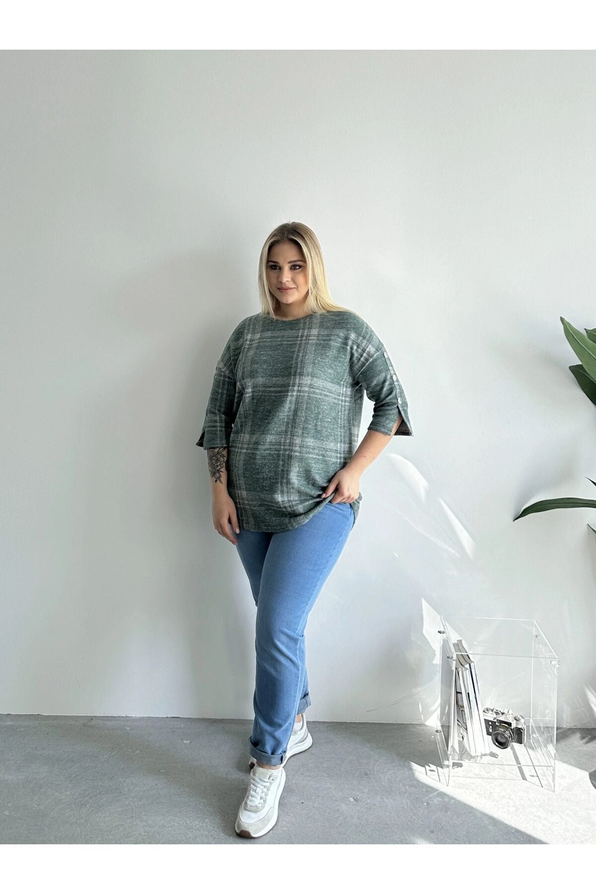 Büyük Beden Yarım Kollu Düğme Detaylı Yumuşak Dokulu Kazak 302780