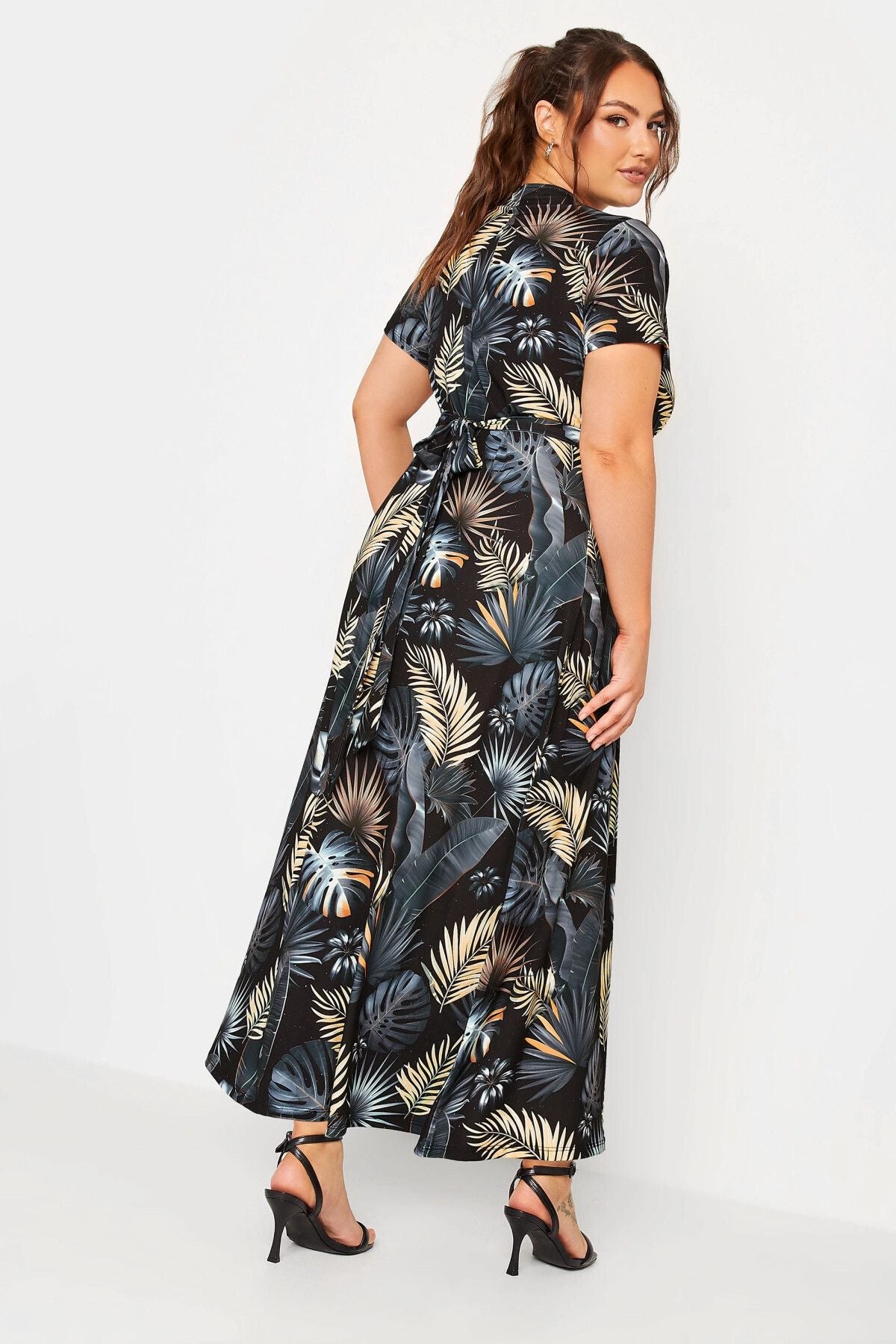 Büyük Beden V Yaka Desenli Kuşaklı Likralı Yarım Kol Anvelop Elbise 302153