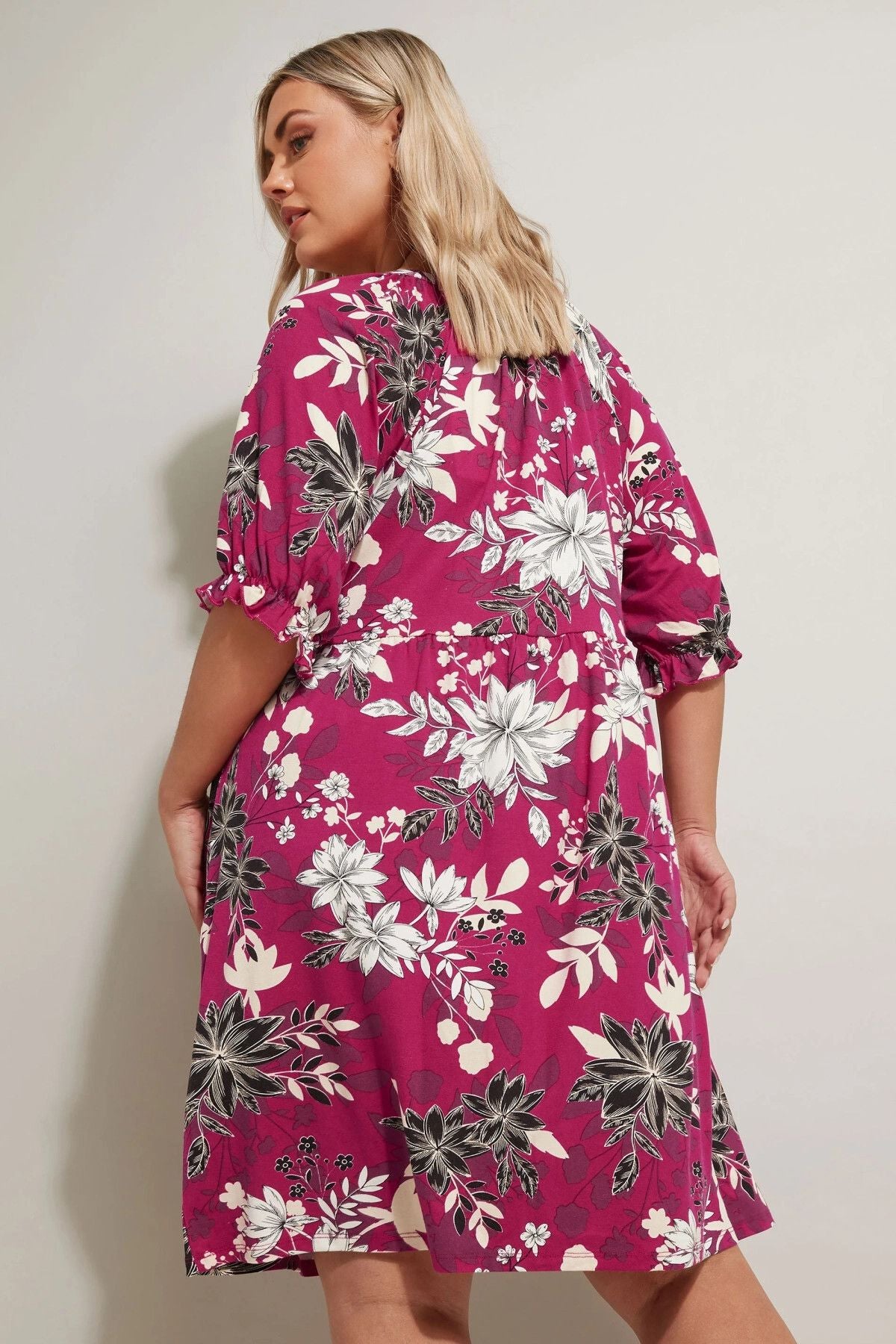 Büyük Beden V Yaka Kısa Kollu Çiçek Desenli Mini Elbise 304079