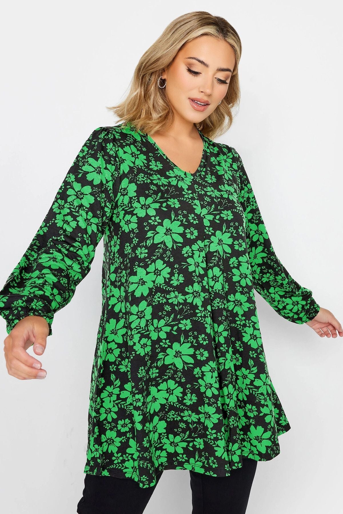 Büyük Beden V Yaka Uzun Kollu Bilekleri Lastikli Eteği Fırfırlı Likralı Bluz 321116