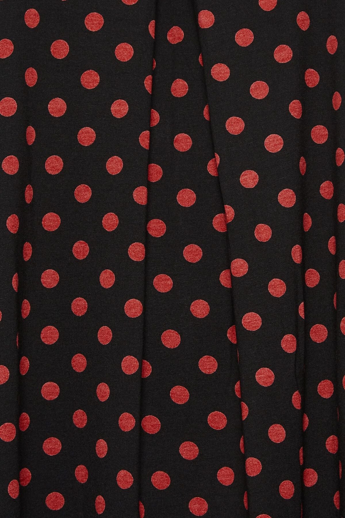 Büyük Beden Sıfır Kol Bisiklet Yaka Puantiye Desenli Bluz 302252