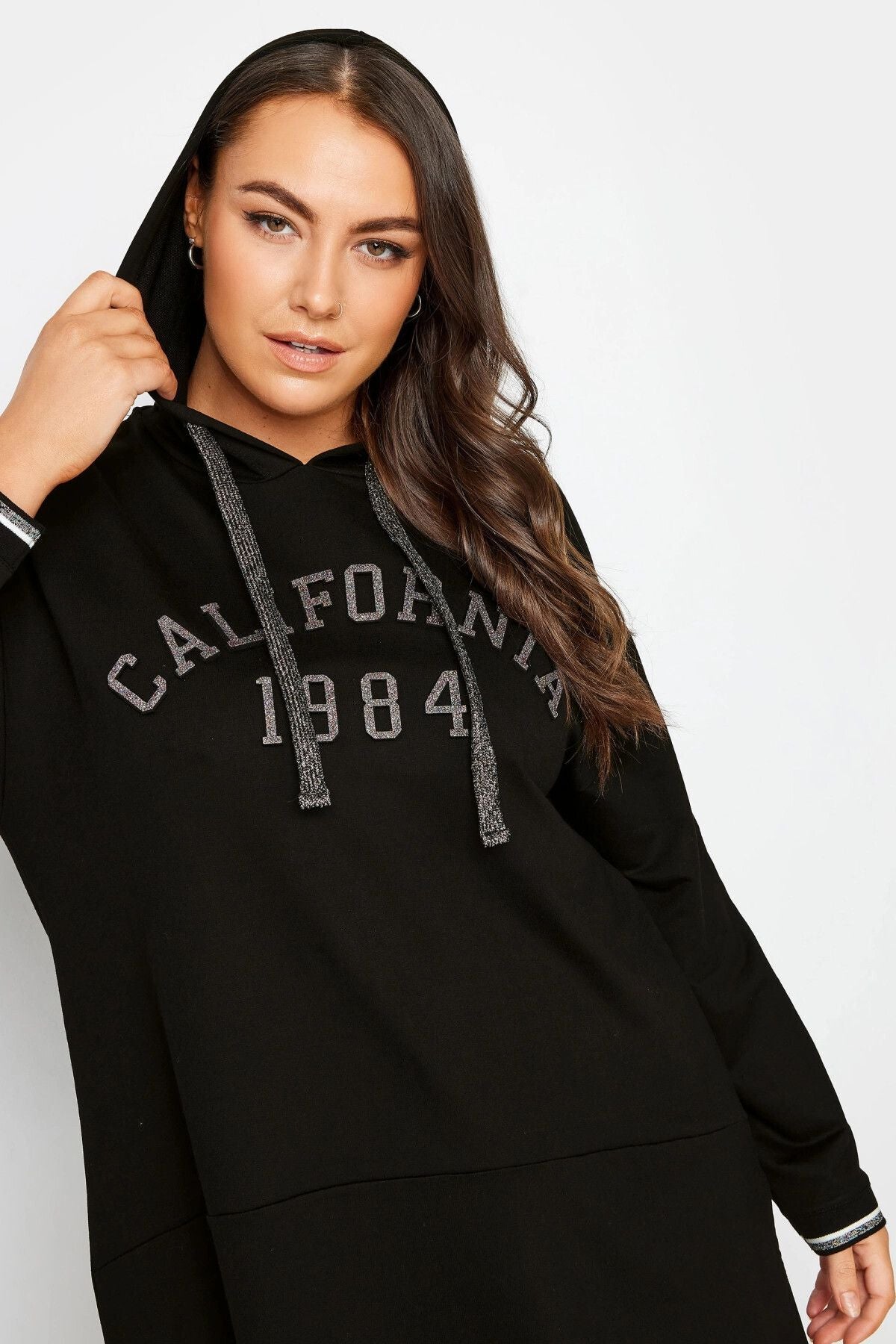 Büyük Beden Uzun Kollu Arkası Uzun Baskılı Kapüşonlu Sweatshirt 302846