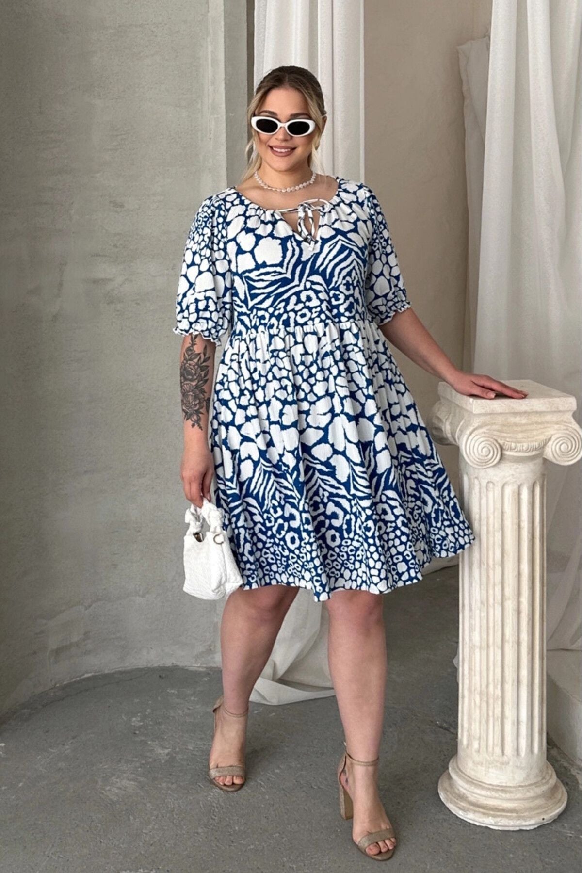 Büyük Beden Önü Bağlamalı Yarım Kollu Desenli Mini Elbise 101-9