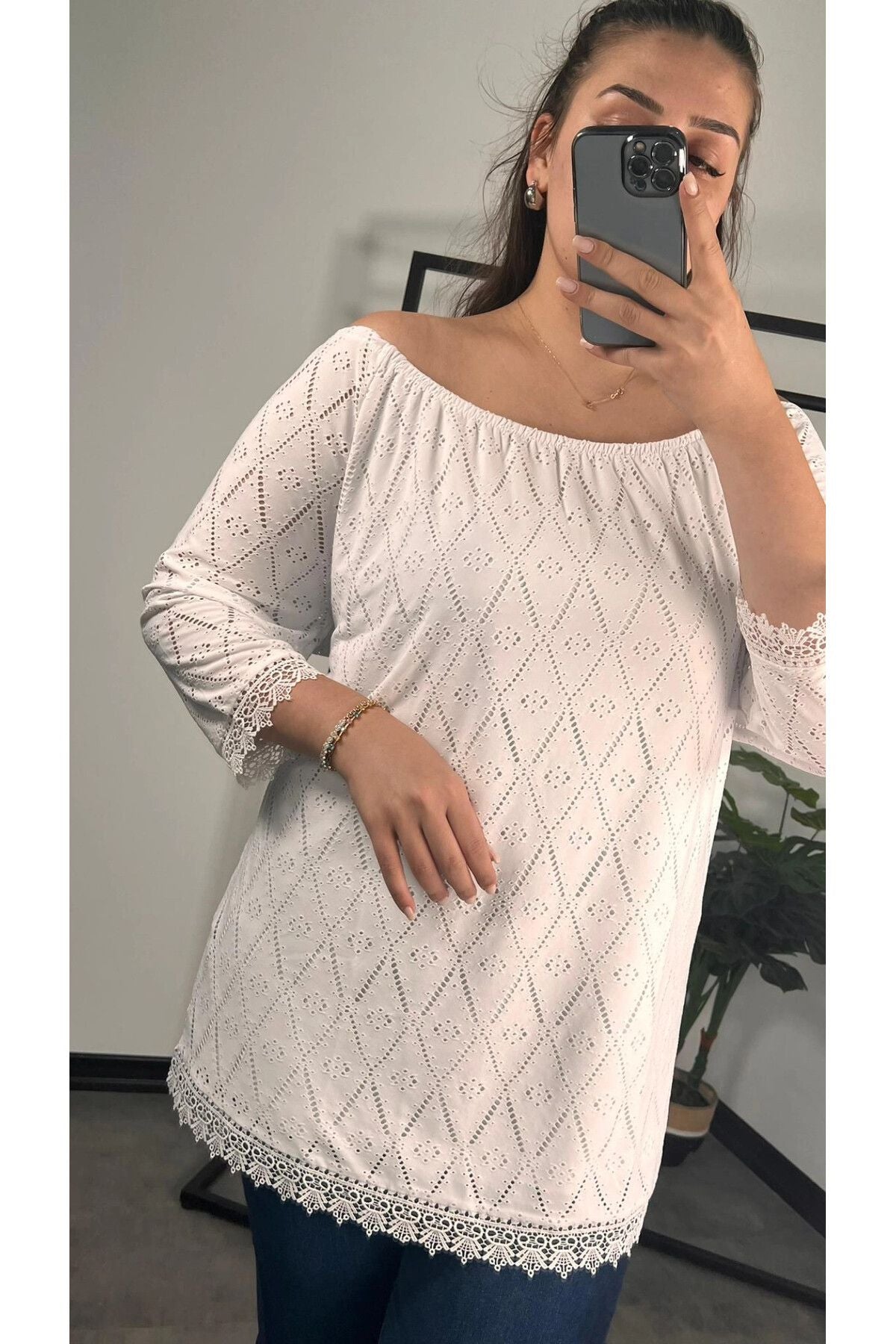 Büyük Beden Bisiklet Yaka Dantel Detaylı Fakir Bol Bluz 301195