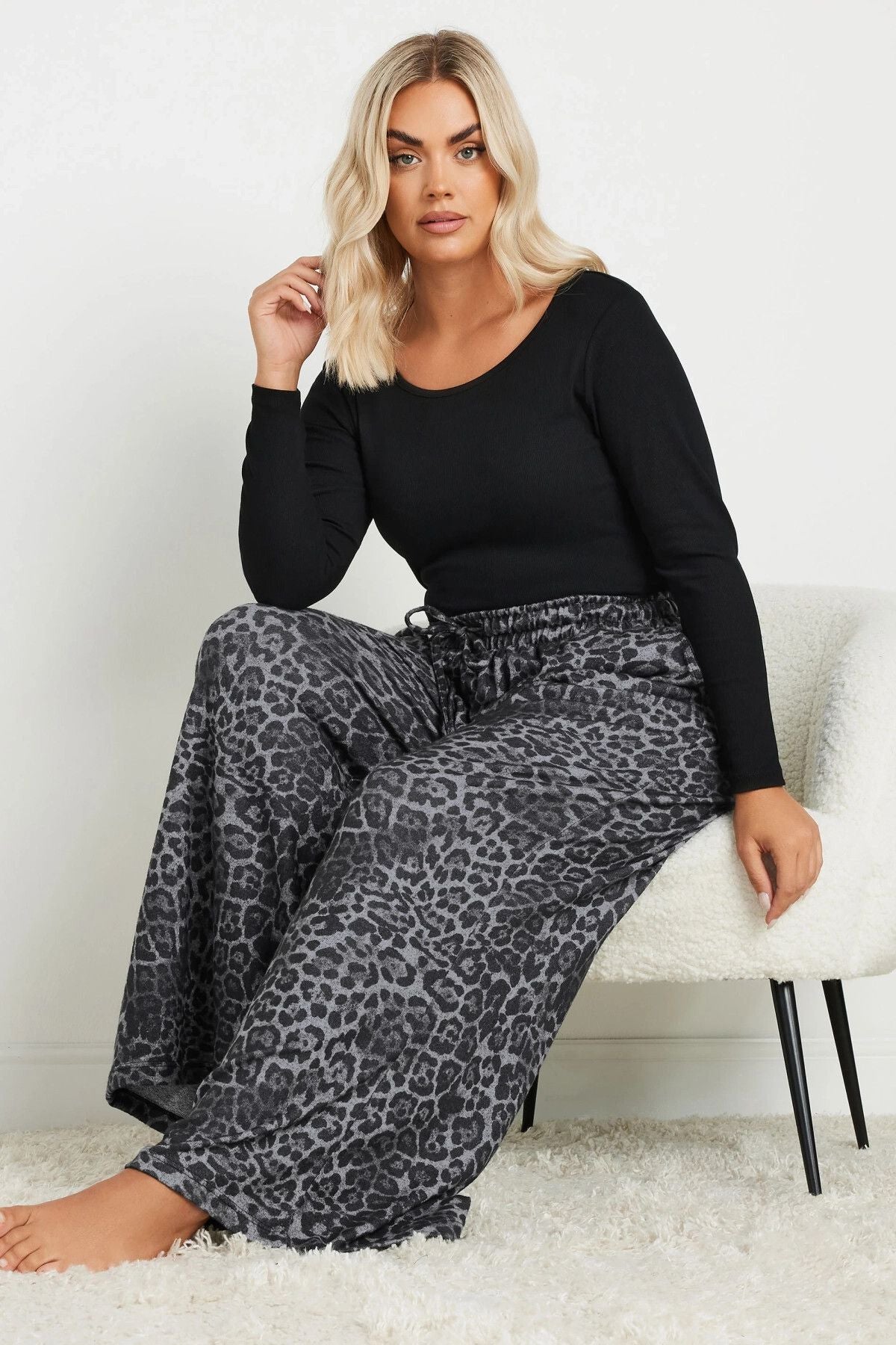 Büyük Beden Bol Paça Cepli Leopar Desenli Beli Lastikli Eşofman Altı 322356