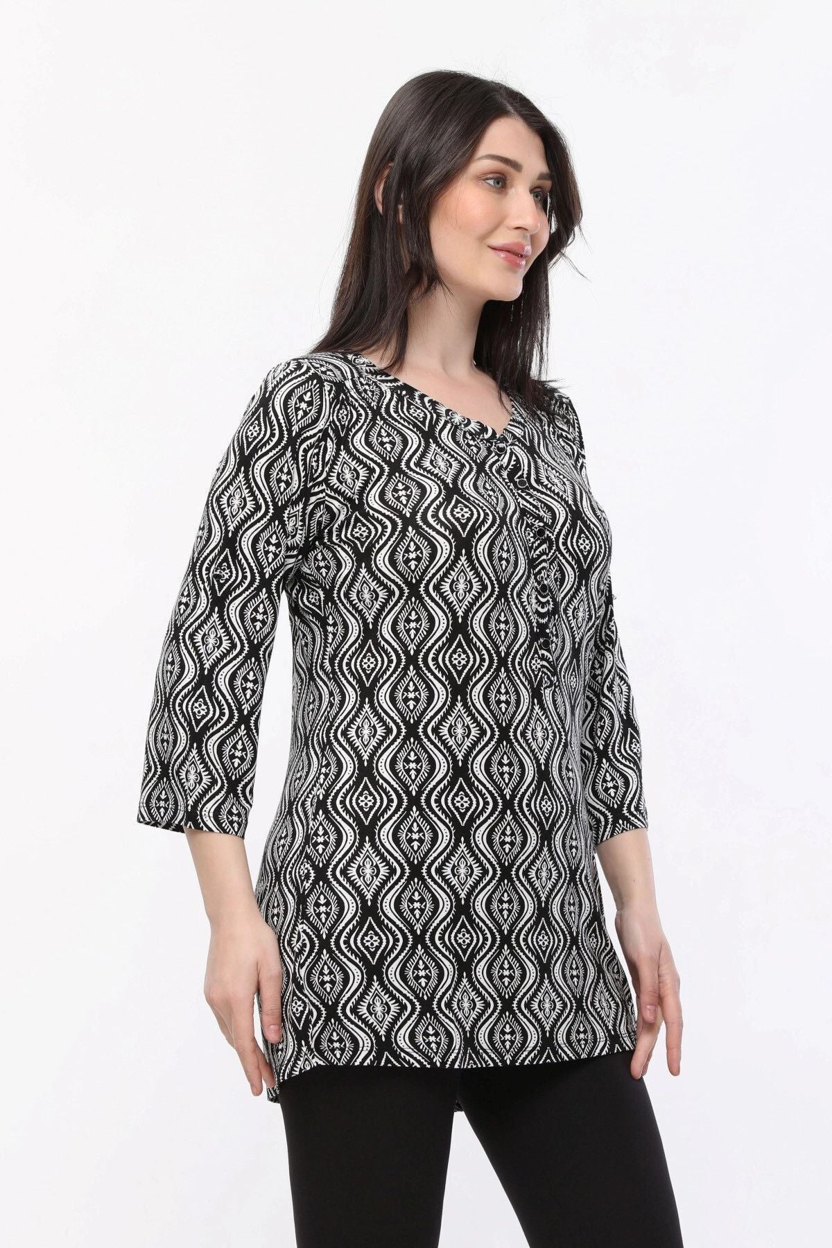 Büyük Beden Desenli Önü Düğmeli Fakir Kol Bluz E15156