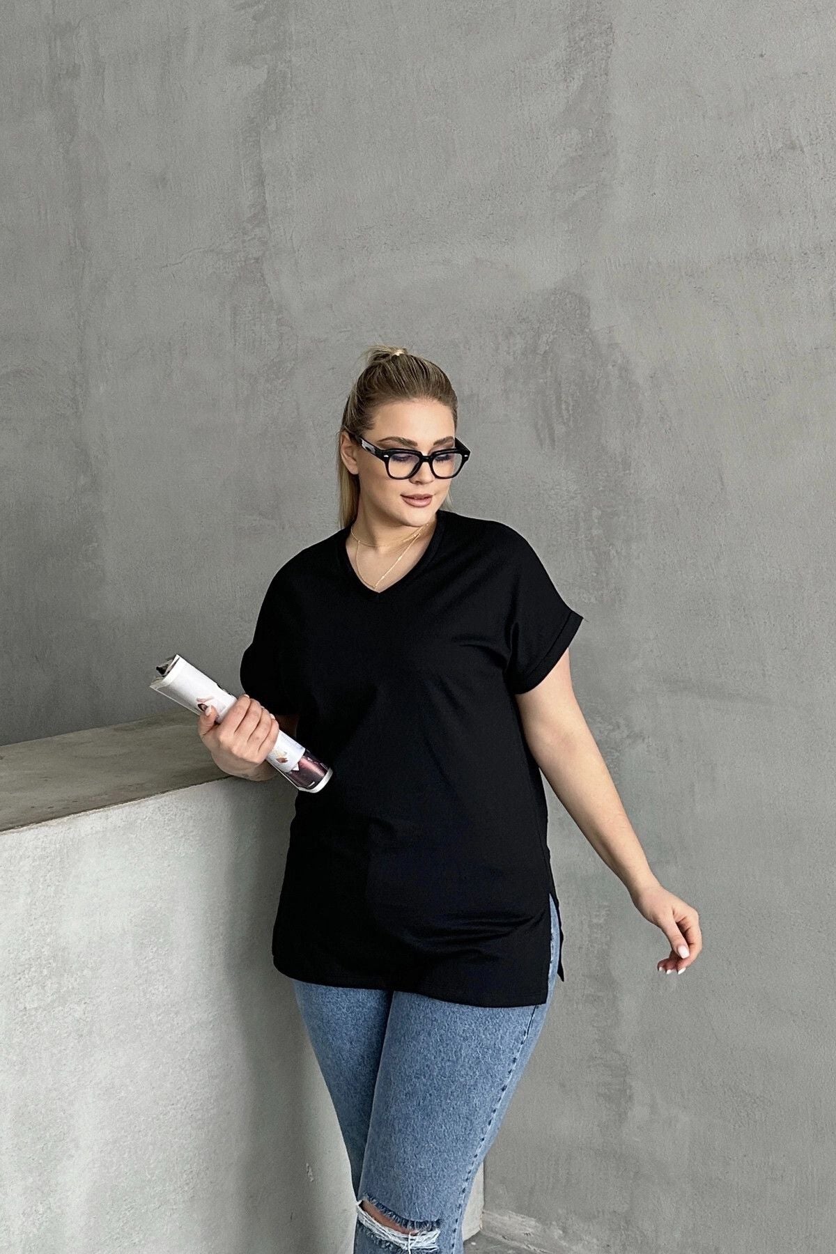 Büyük Beden Kısa Kollu V Yaka Yanları Yırtmaçlı Basic T-shirt RFT-02