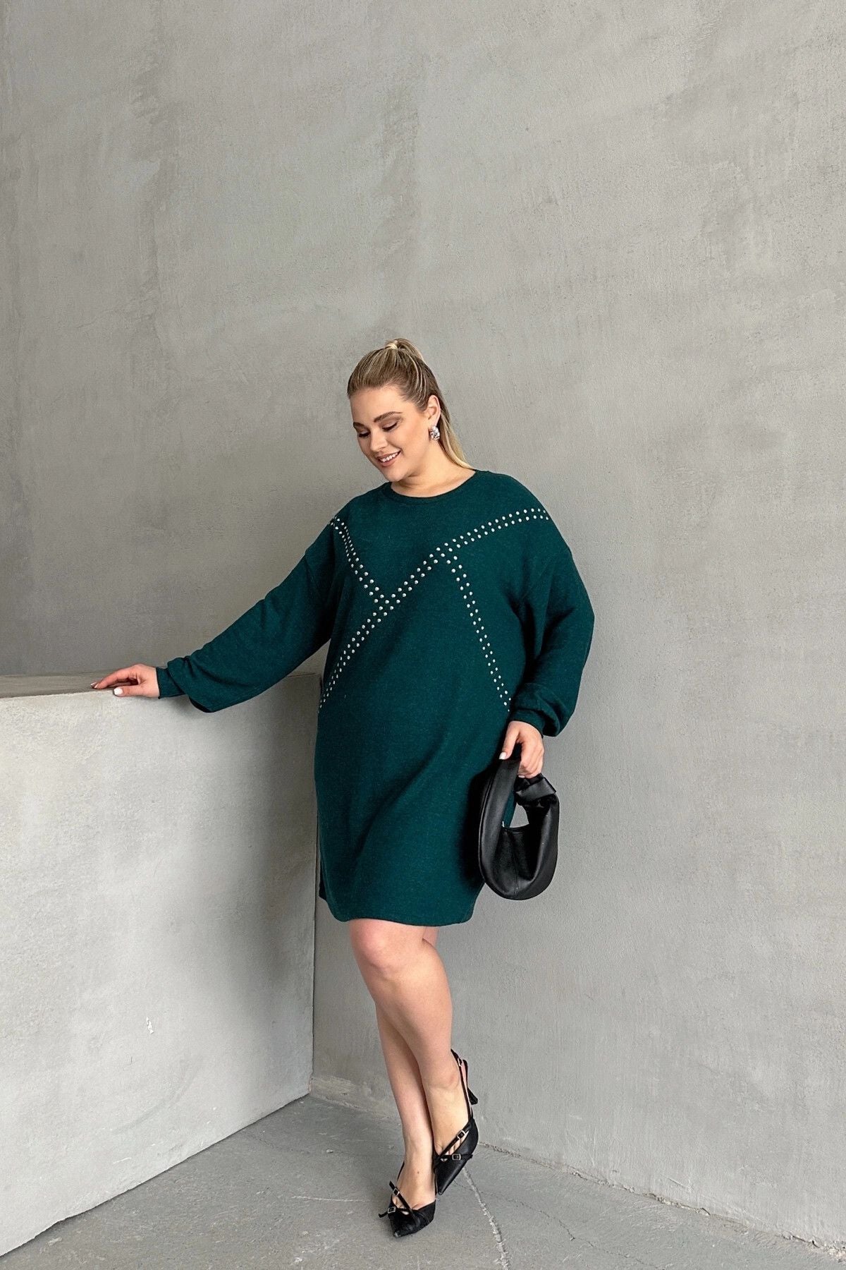 Büyük Beden Uzun Kollu Yumuşak Dokulu Taş İşlemeli Triko Elbise 285040