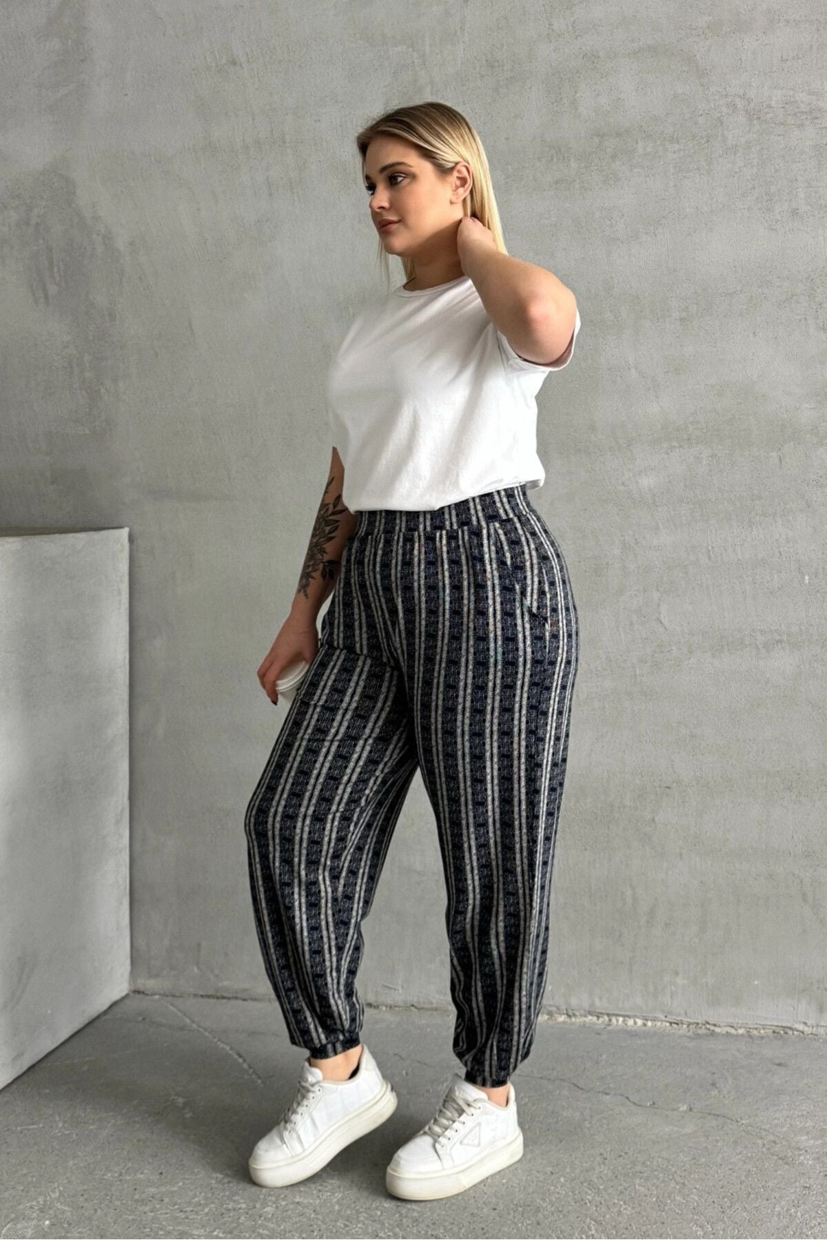 Büyük Beden Beli ve Paçası Lastikli Çizgili Cepli Pantolon 89-71