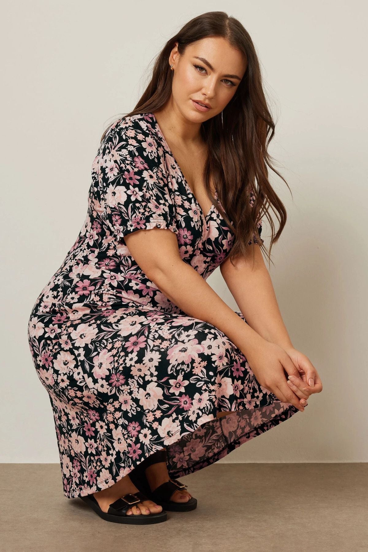 Büyük Beden V Yaka Kısa Kollu Çiçek Desenli Mini Elbise 137983