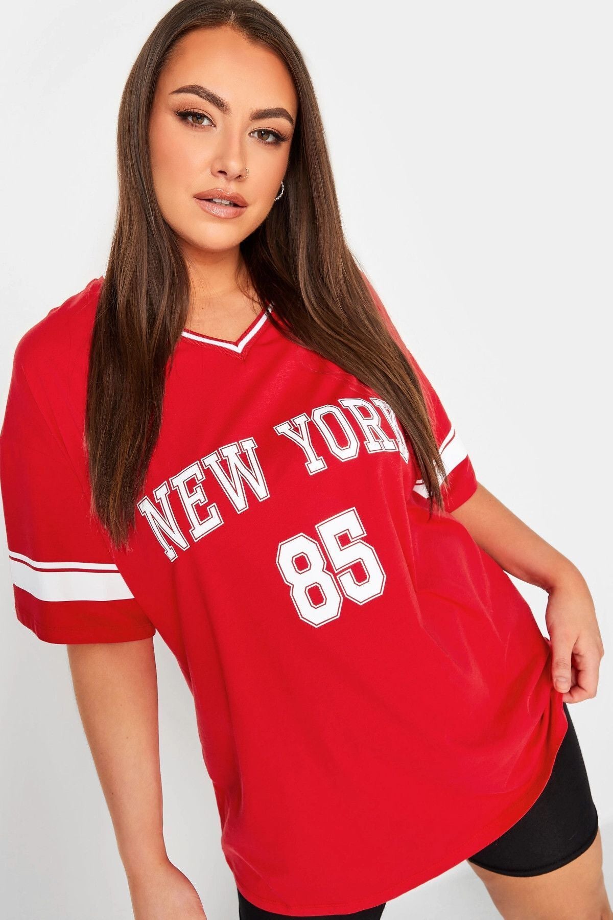 Büyük Beden Önü Baskılı V Yaka Yarım Kollu Uzun Kesim T-Shirt 321023