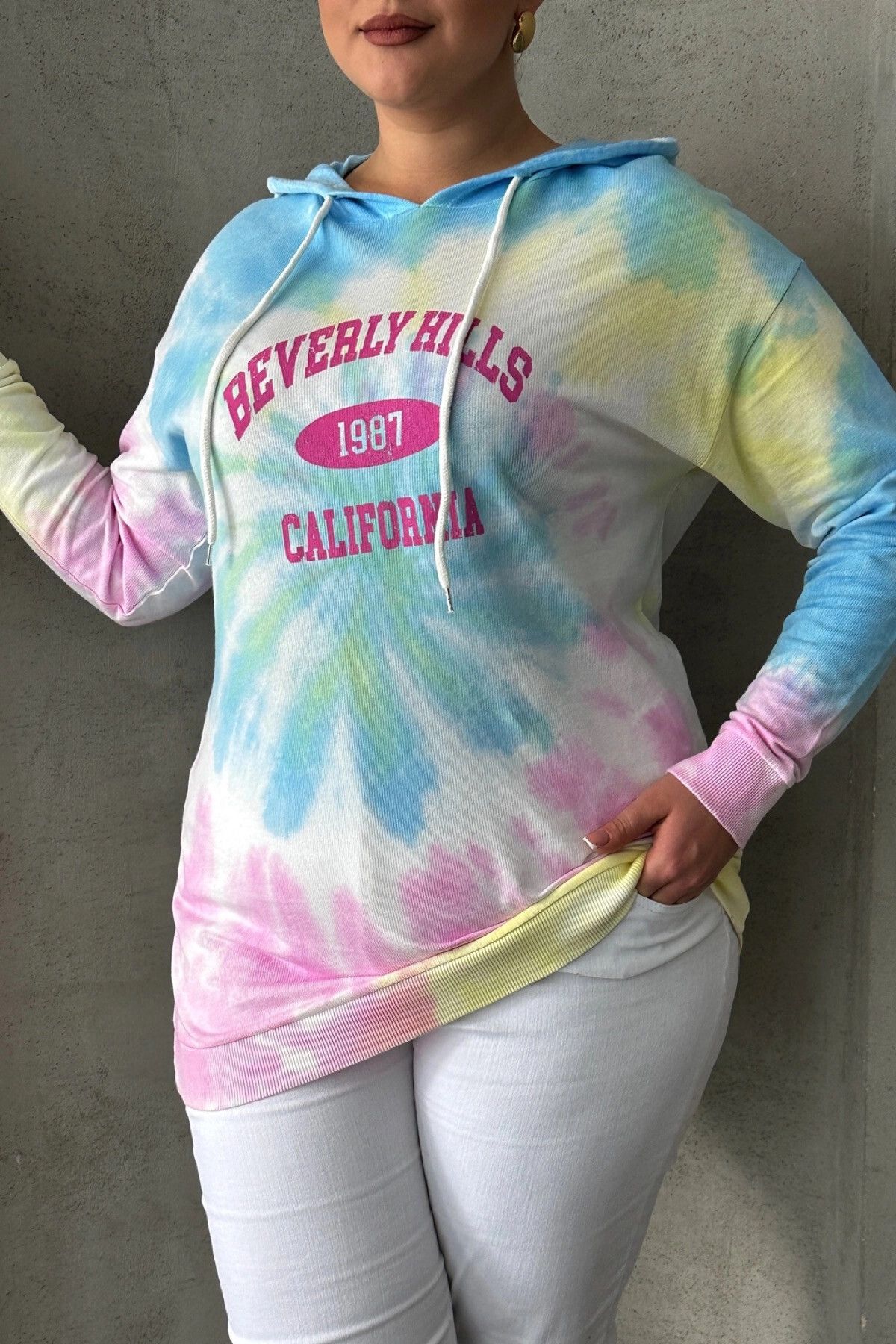 Büyük Beden Batik Desenli Kapüşonlu Baskılı İnce Sweatshirt 303144