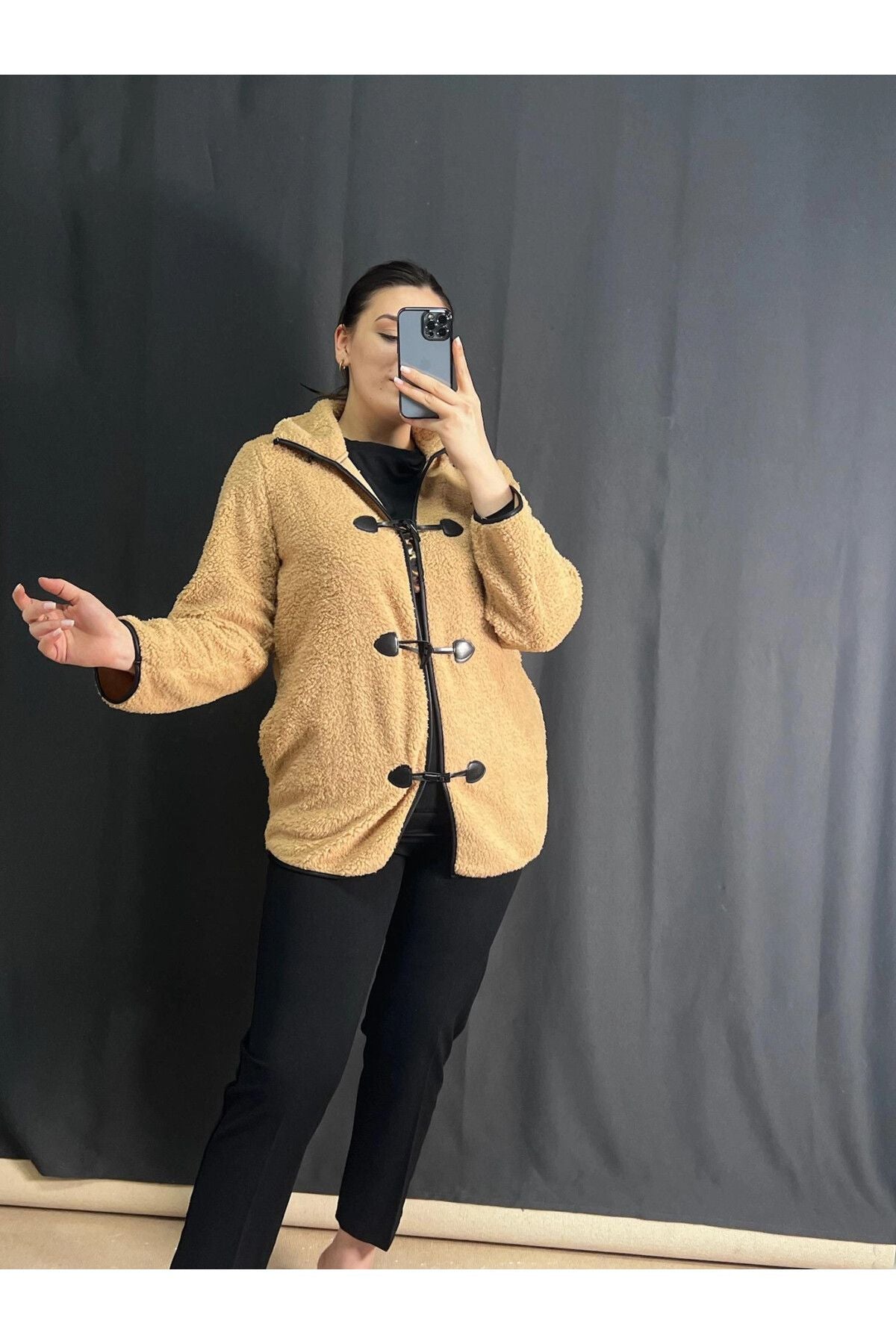 Büyük Beden Önü Kapamalı Cepli Uzun Kollu Peluş Mont 301817