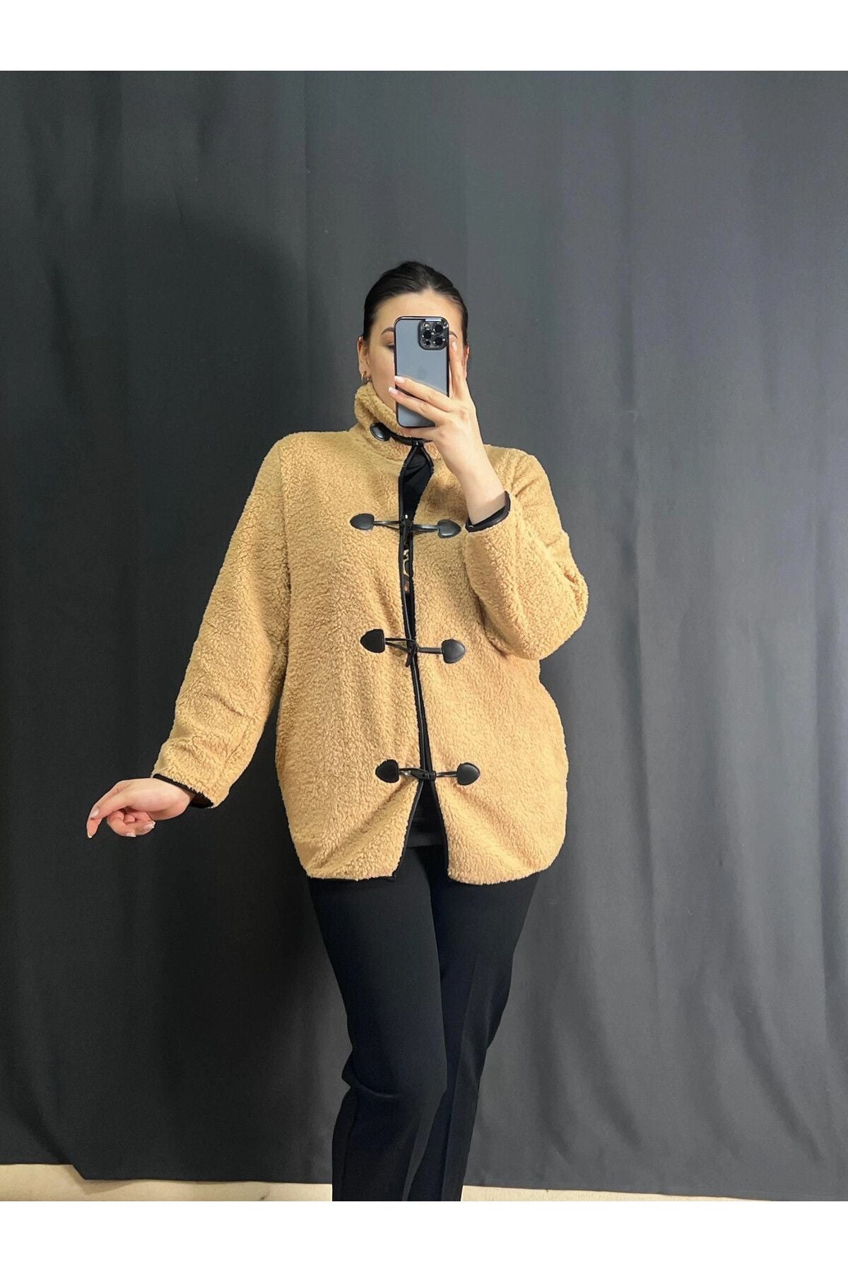 Büyük Beden Önü Kapamalı Cepli Uzun Kollu Peluş Mont 301817