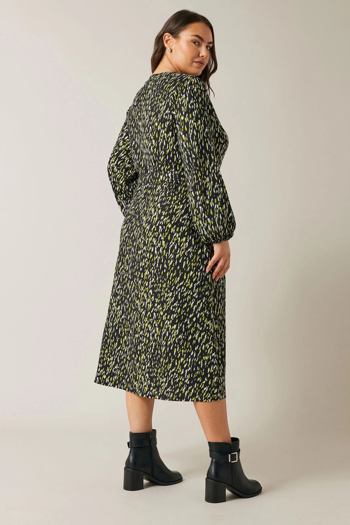 Büyük Beden V Yaka Kolları Lastikli Yırtmaç Detaylı Midi Boy Elbise 615628