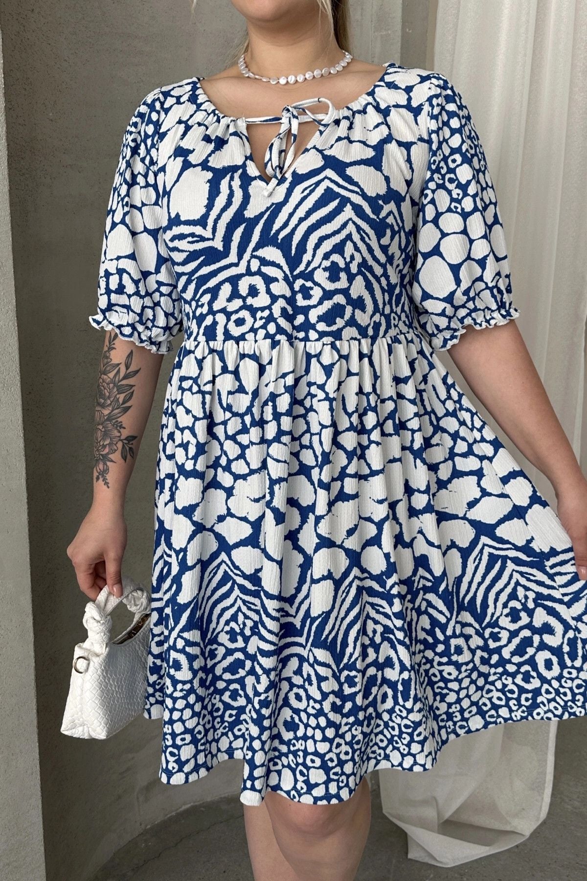 Büyük Beden Önü Bağlamalı Yarım Kollu Desenli Mini Elbise 101-9