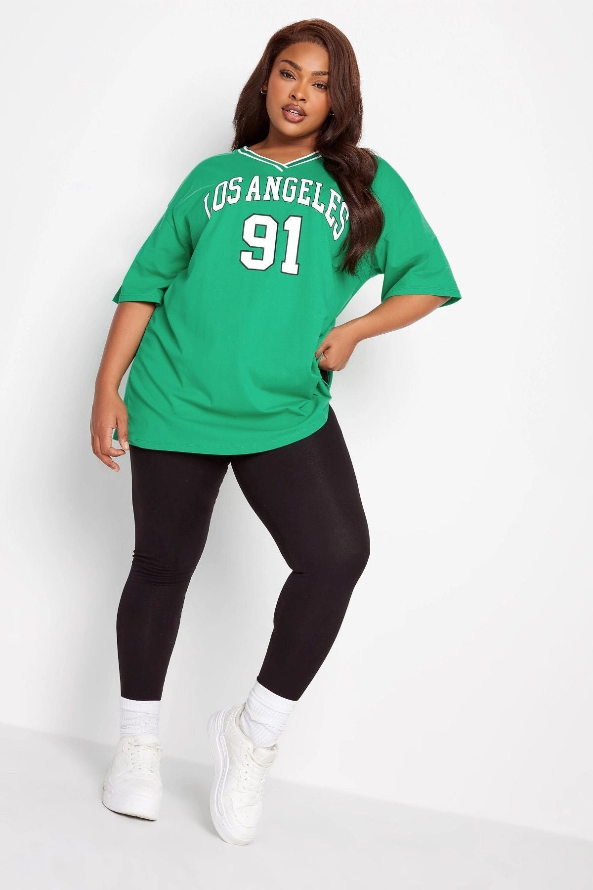 Büyük Beden Önü Baskılı V Yaka Yarım Kollu Uzun Kesim T-Shirt 302501