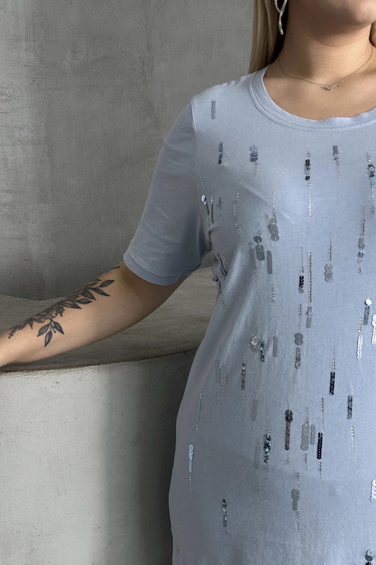 Büyük Beden Bisiklet Yaka Payet Süslemeli Kısa Kollu T-shirt 302015