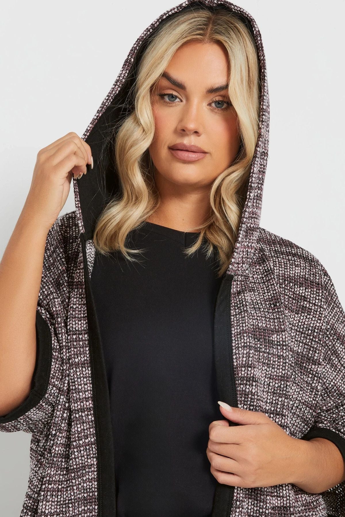 Büyük Beden Yumuşak Dokulu Yarım Kollu Cepli Kapüşonlu Hırka 301796