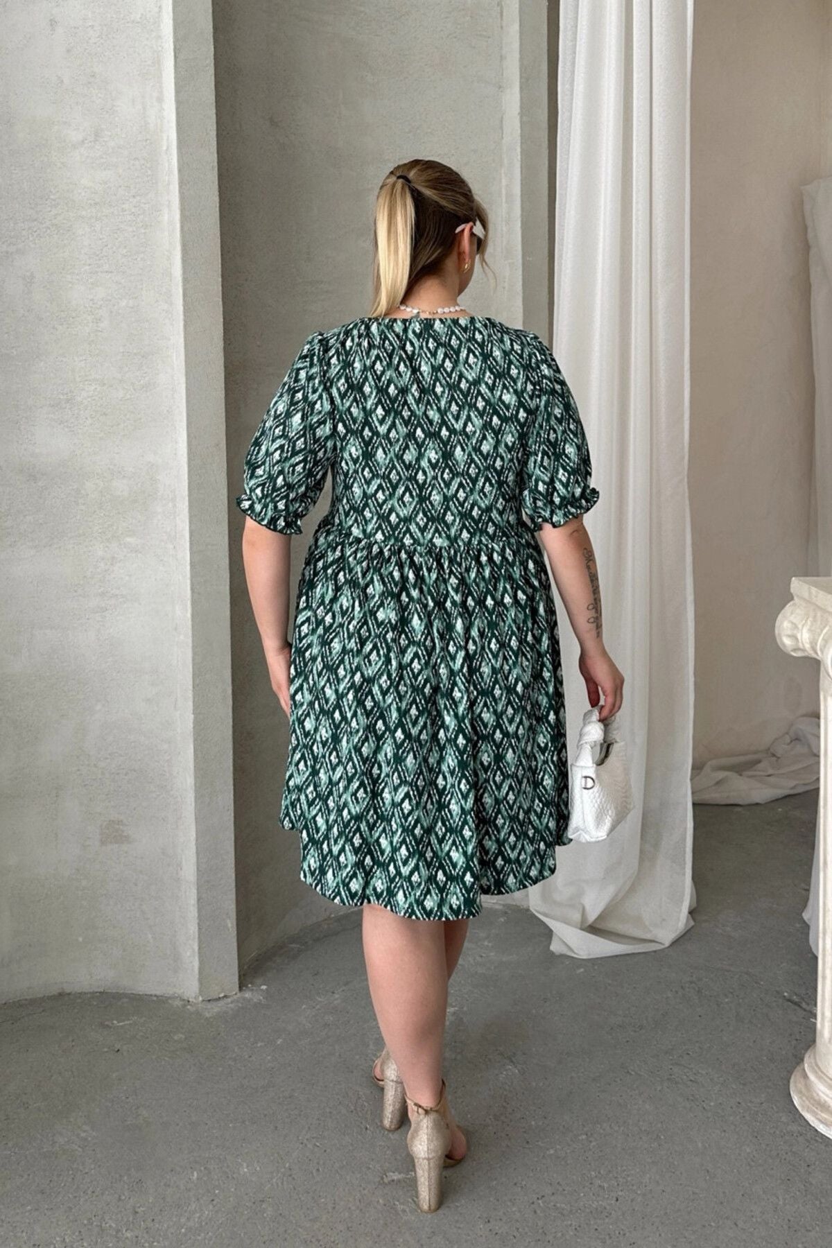 Büyük Beden Önü Bağlamalı Yarım Kollu Desenli Mini Elbise 101-8