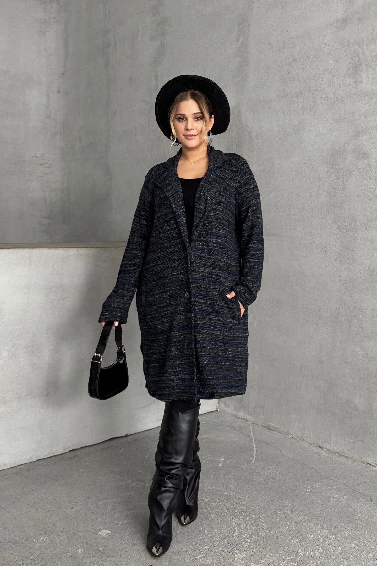 Büyük Beden Uzun Kollu Önü Düğmeli Cepli Uzun İnce Ceket 301800