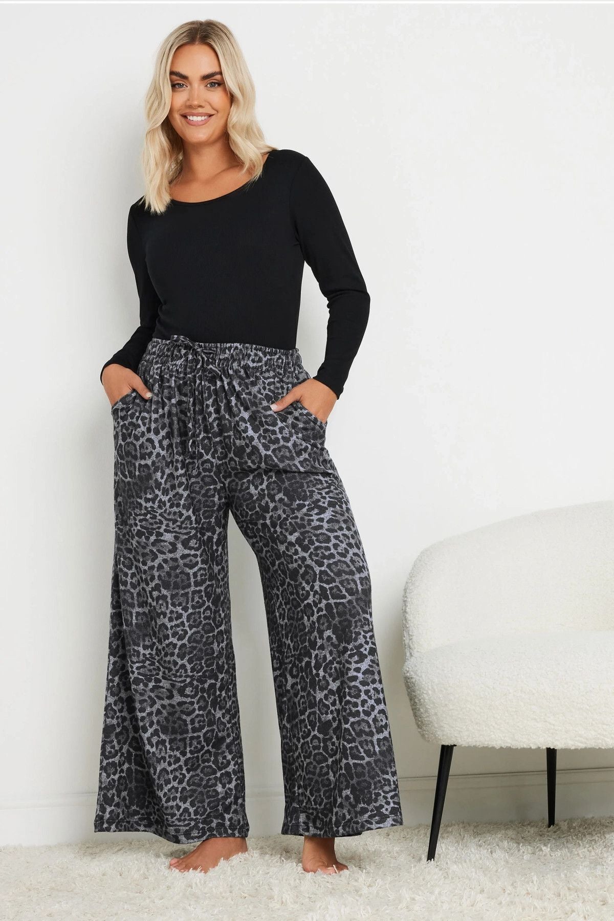 Büyük Beden Bol Paça Cepli Leopar Desenli Beli Lastikli Eşofman Altı 322356