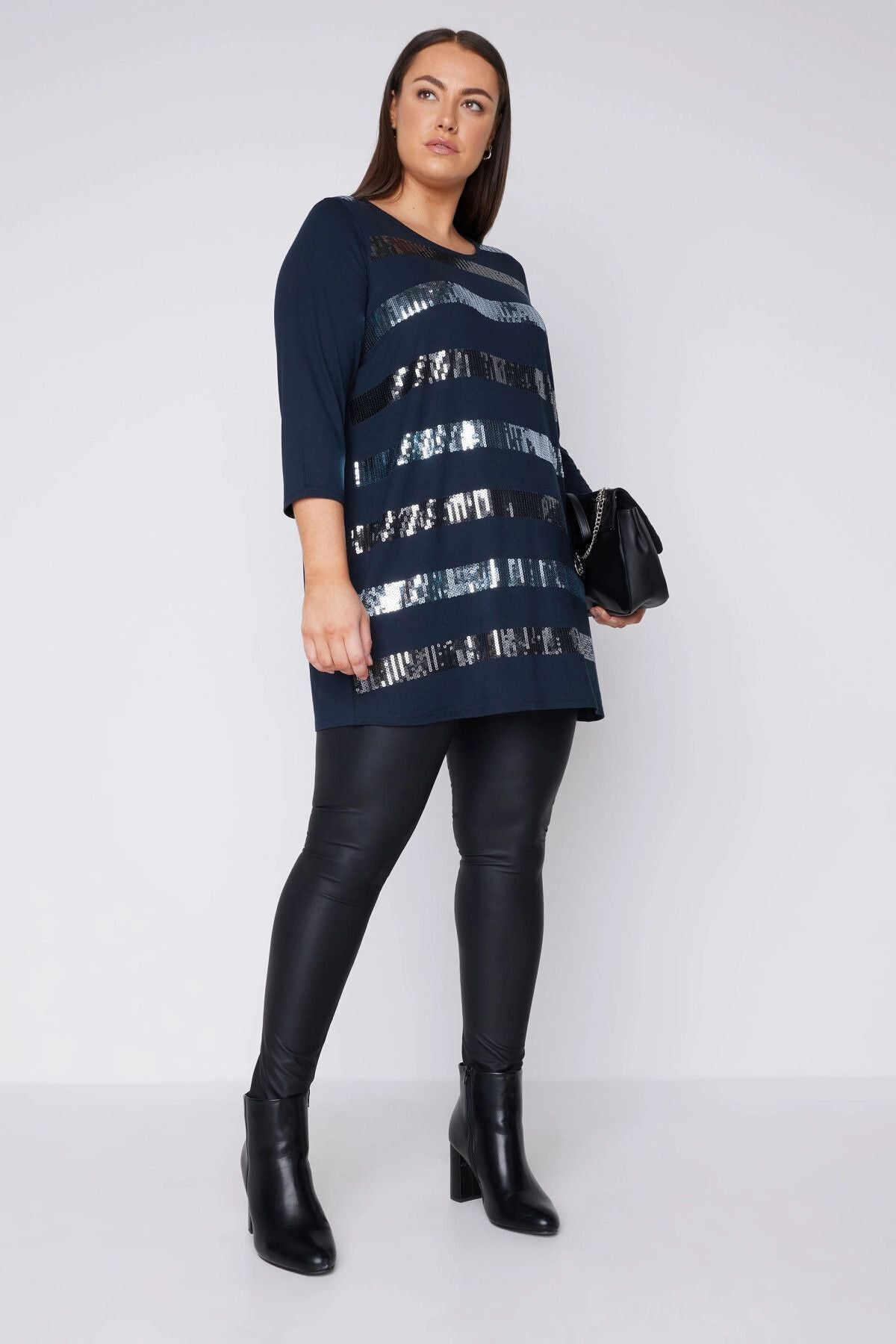 Büyük Beden Bisiklet Yaka Payet İşlemeli Yarım Kol Bluz 615141