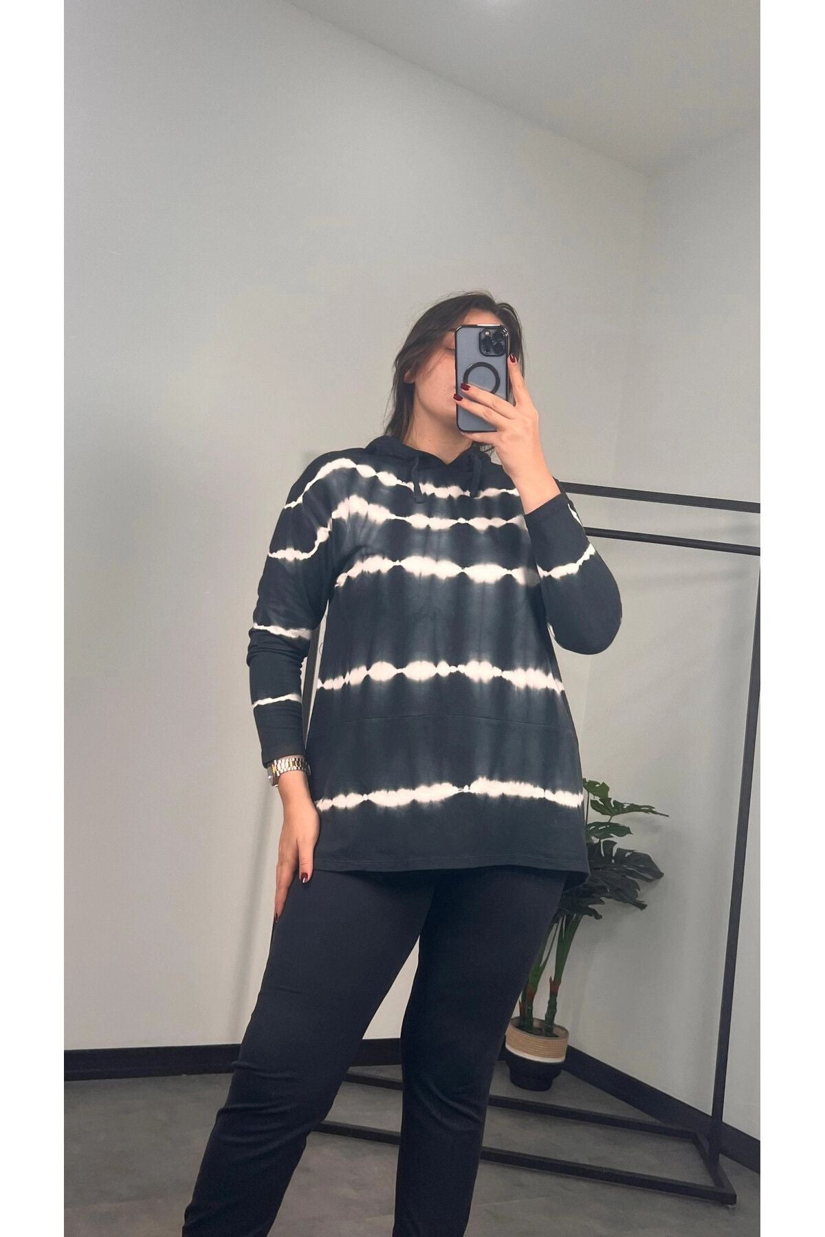 Büyük Beden Uzun Kollu Arkası Uzun Baskılı Kapüşonlu Sweatshirt 301588