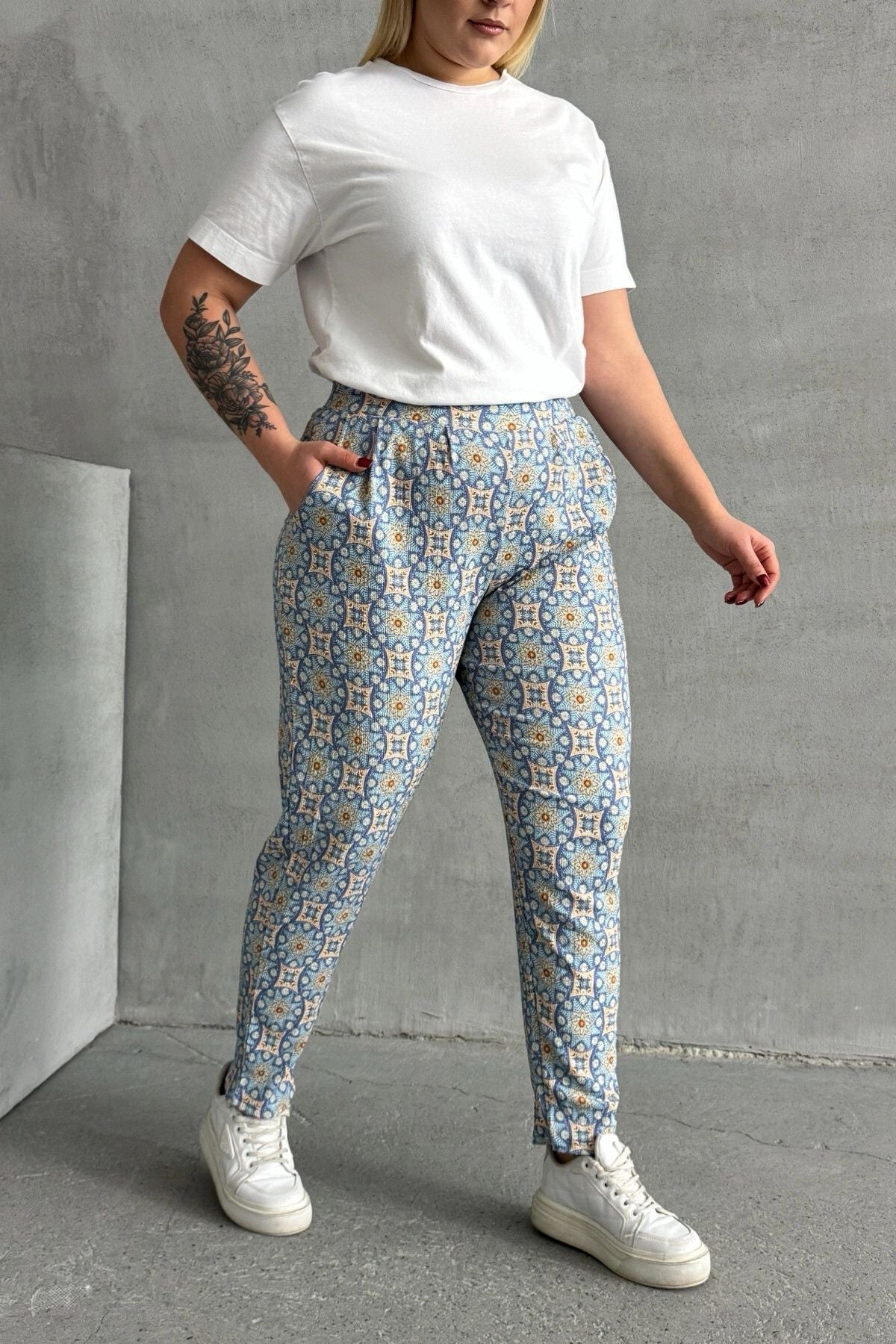 Büyük Beden Beli ve Paçası Lastikli Desenli Cepli Pantolon 303490