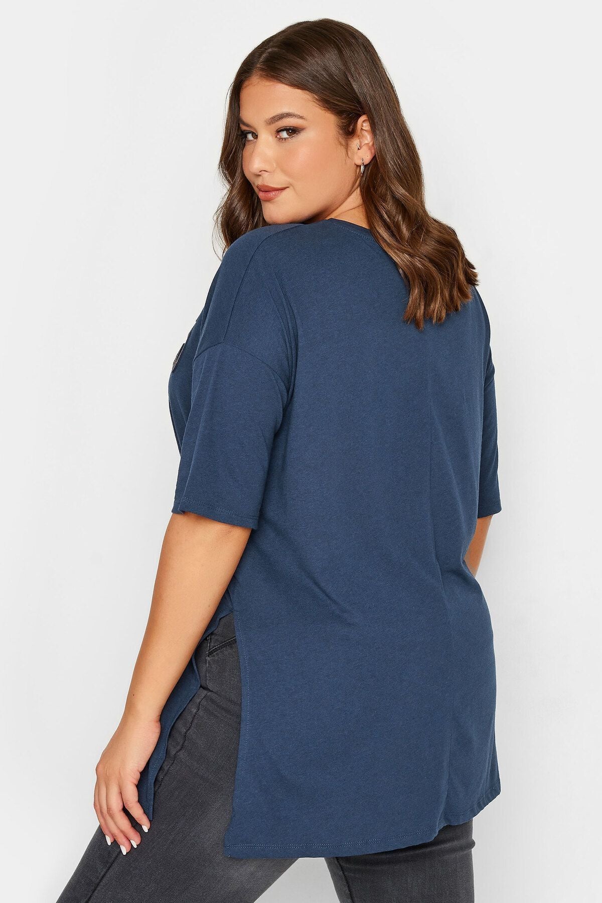 Büyük Beden Yırtmaç Detaylı Kabartma Detaylı Bisiklet Yaka Yarım Kollu T-shirt 302204