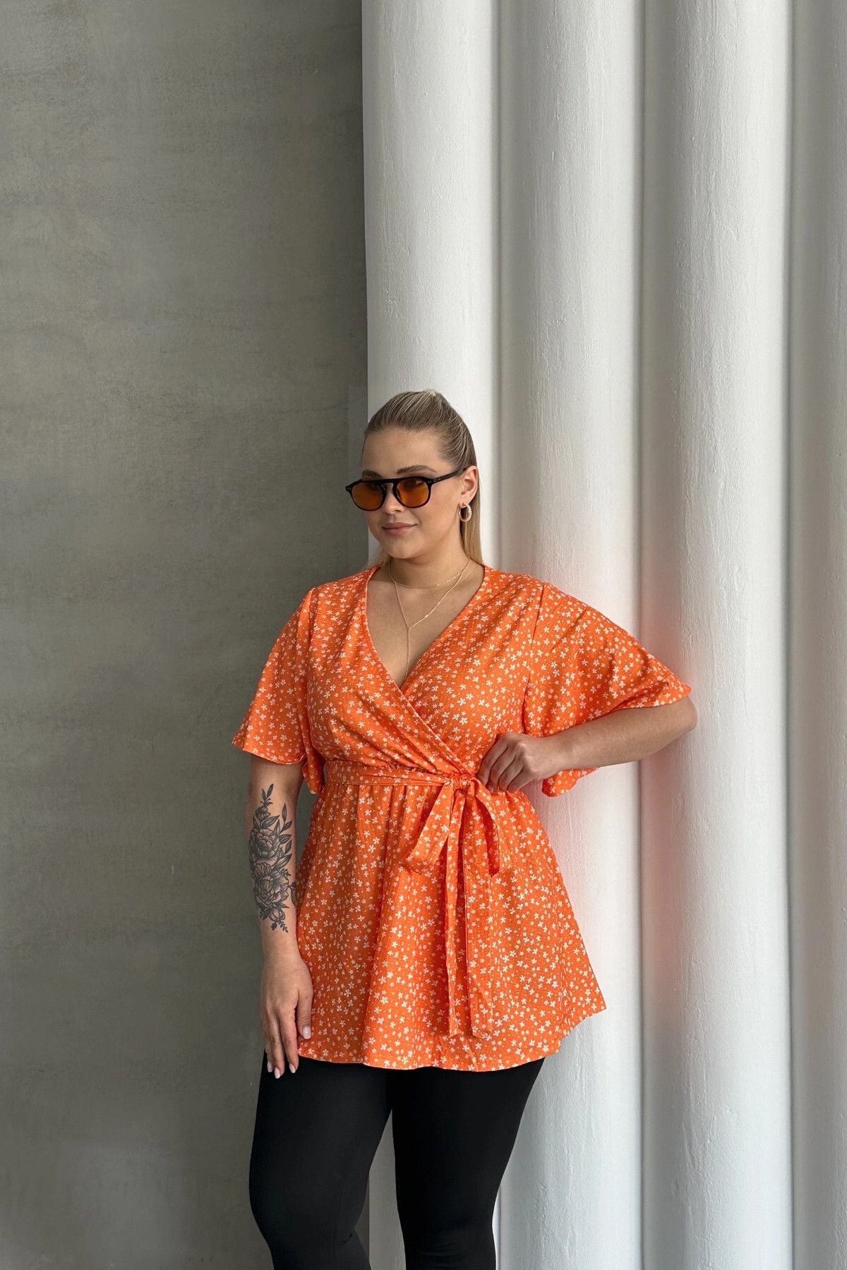 Büyük Beden Kısa Kollu V Yaka Önü Bağlama Detaylı Bluz 97-40