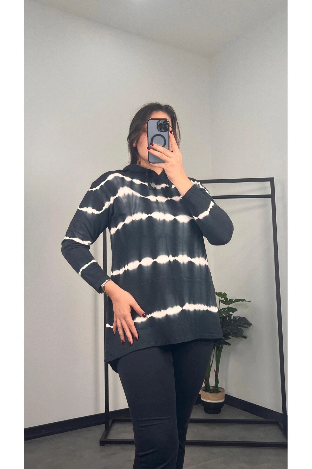 Büyük Beden Uzun Kollu Arkası Uzun Baskılı Kapüşonlu Sweatshirt 301588