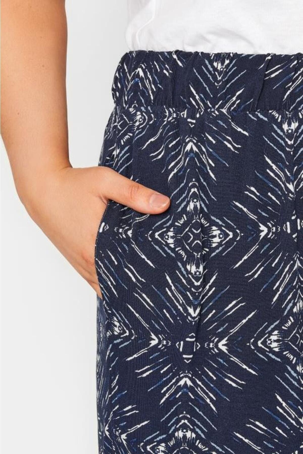 Büyük Beden Dar Paça Bilek Üstü Kısa Kesim Desenli Cepli Pantolon 144782