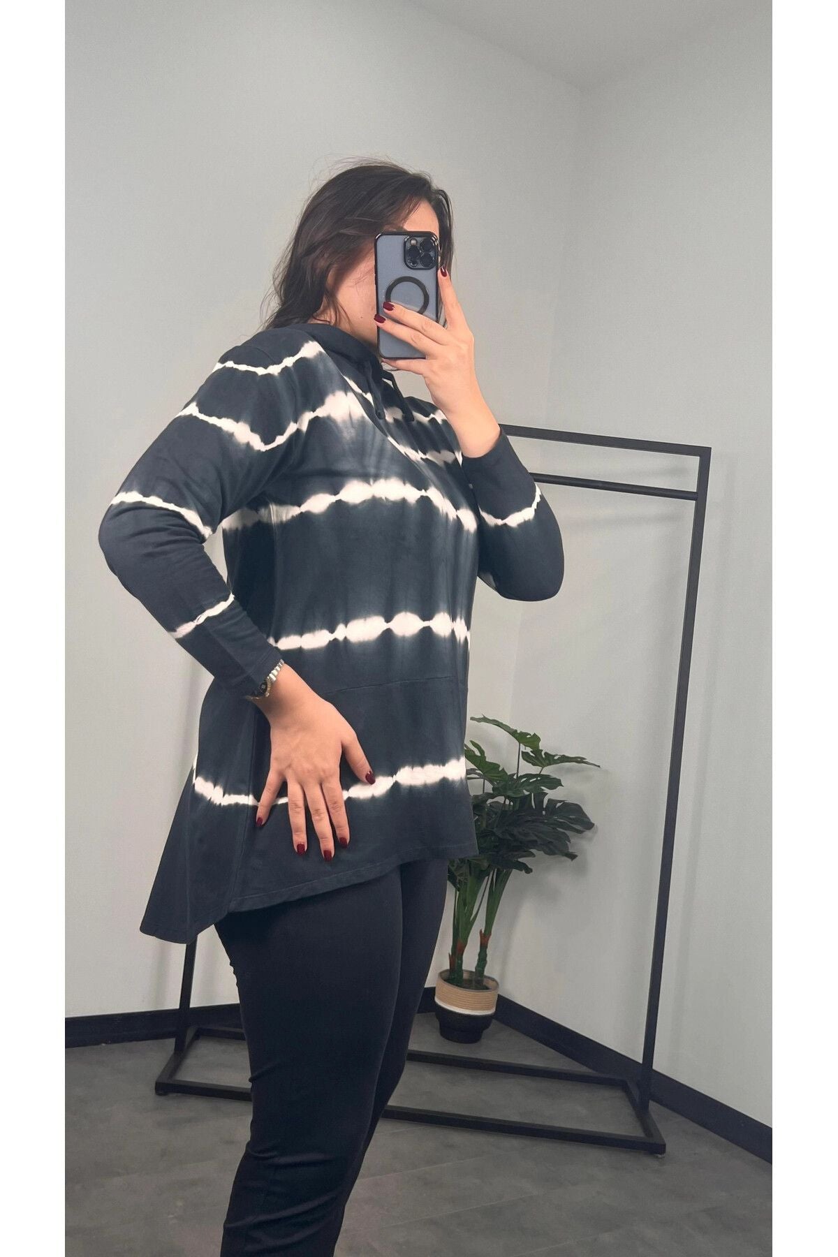 Büyük Beden Uzun Kollu Arkası Uzun Baskılı Kapüşonlu Sweatshirt 301588