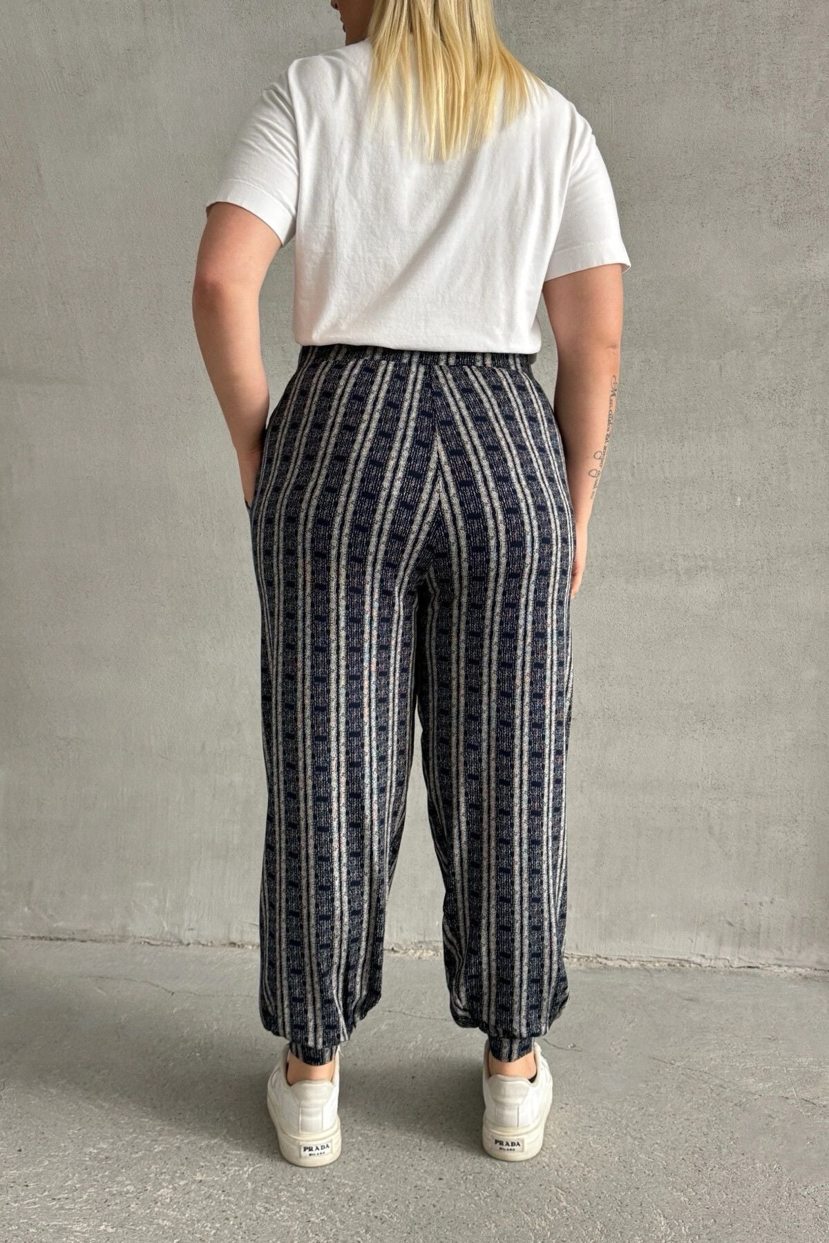 Büyük Beden Beli ve Paçası Lastikli Çizgili Cepli Pantolon 89-71