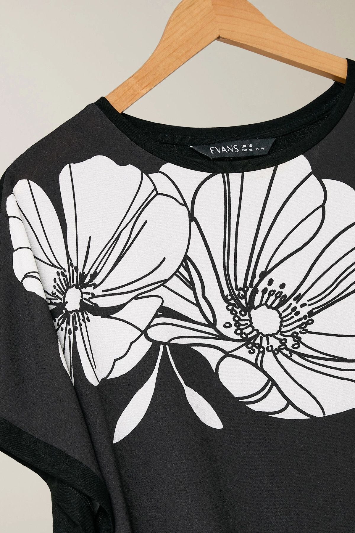 Büyük Beden Bisiklet Yaka Kısa Kollu Çiçek Desenli Bluz 615828