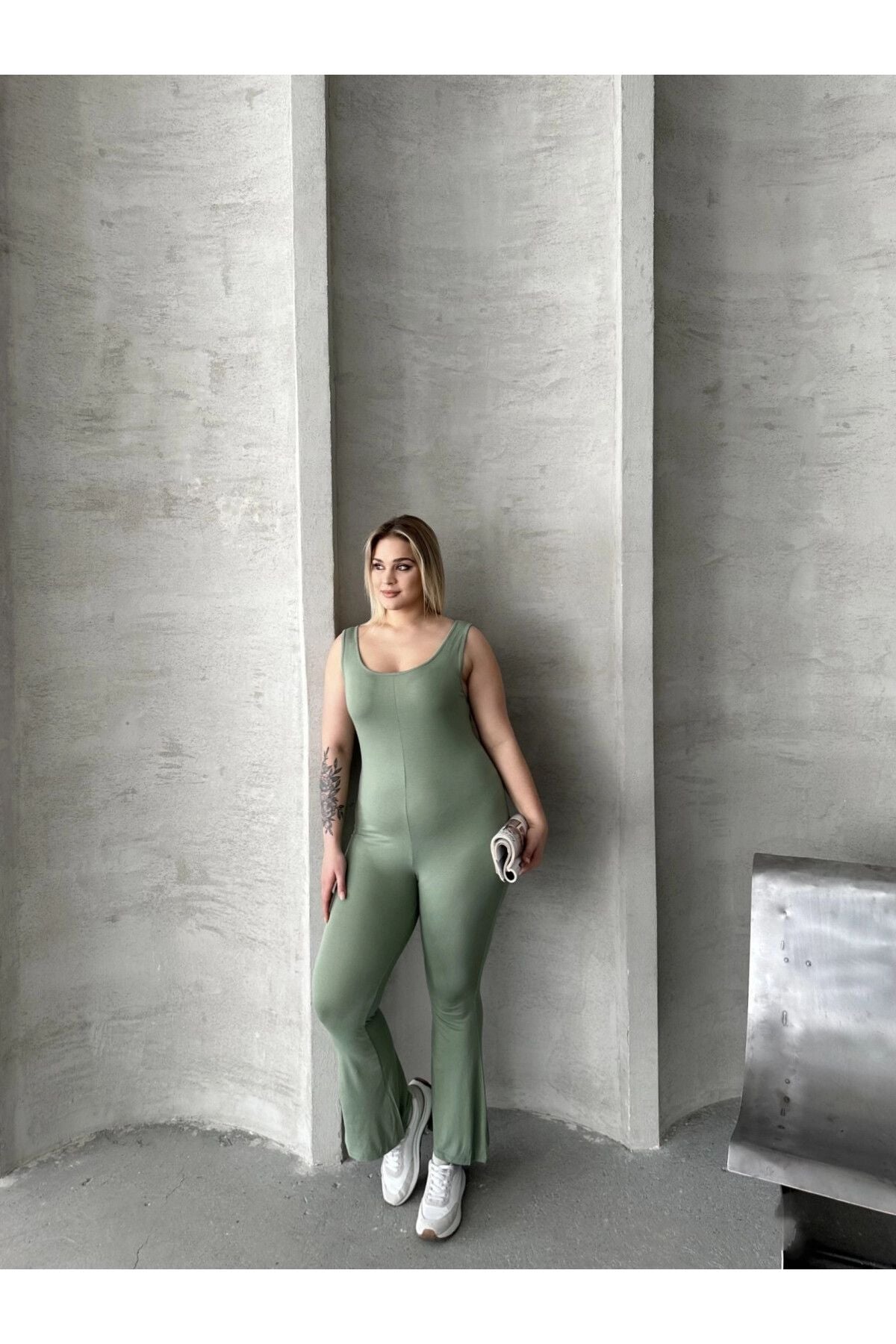 Büyük Beden Sıfır Kol İspanyol Paça Kapamasız Esnek Tulum 224983