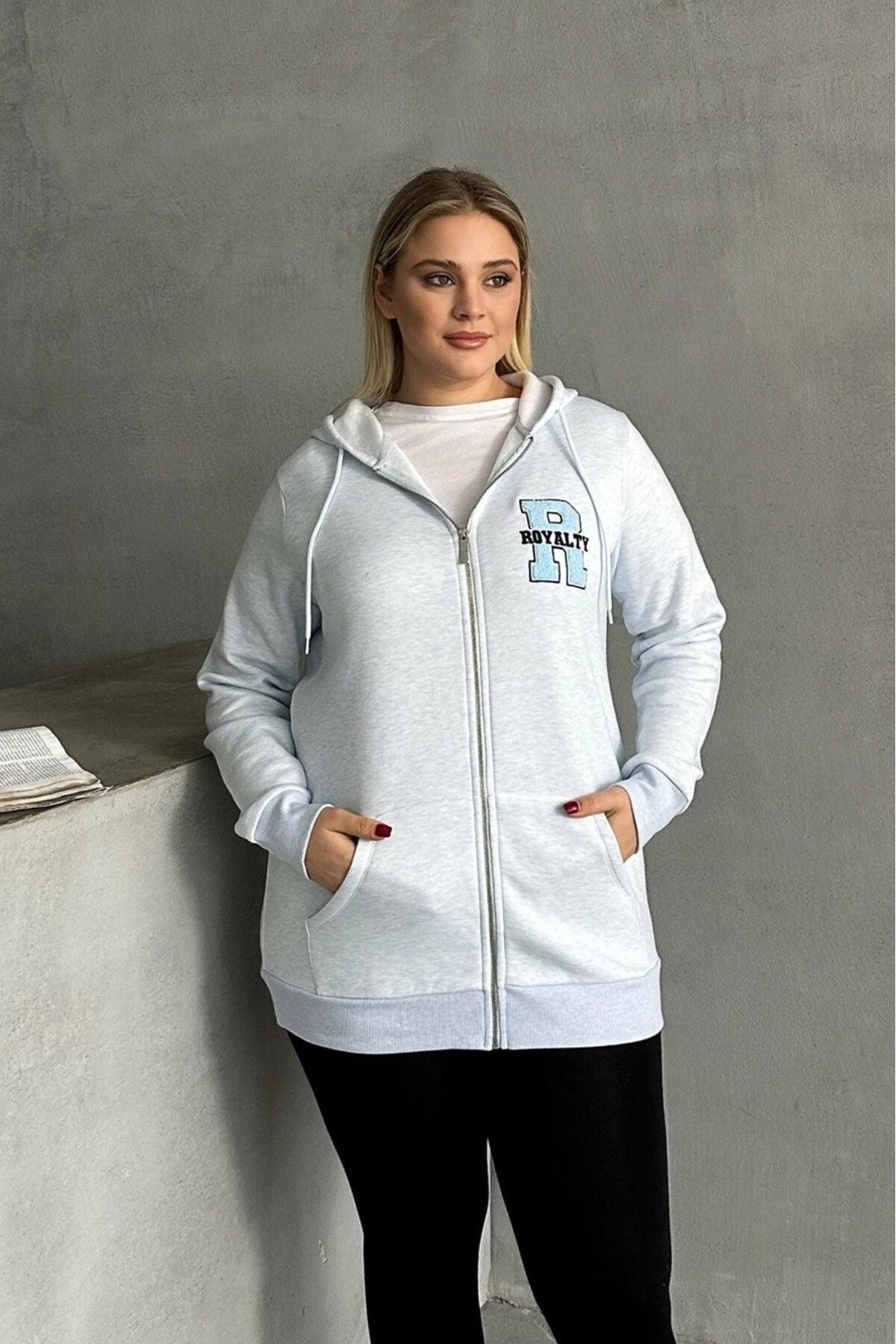 Büyük Beden Uzun Kollu Kapüşonlu Fermuarlı Cepli Yumuşak Hırka 302571