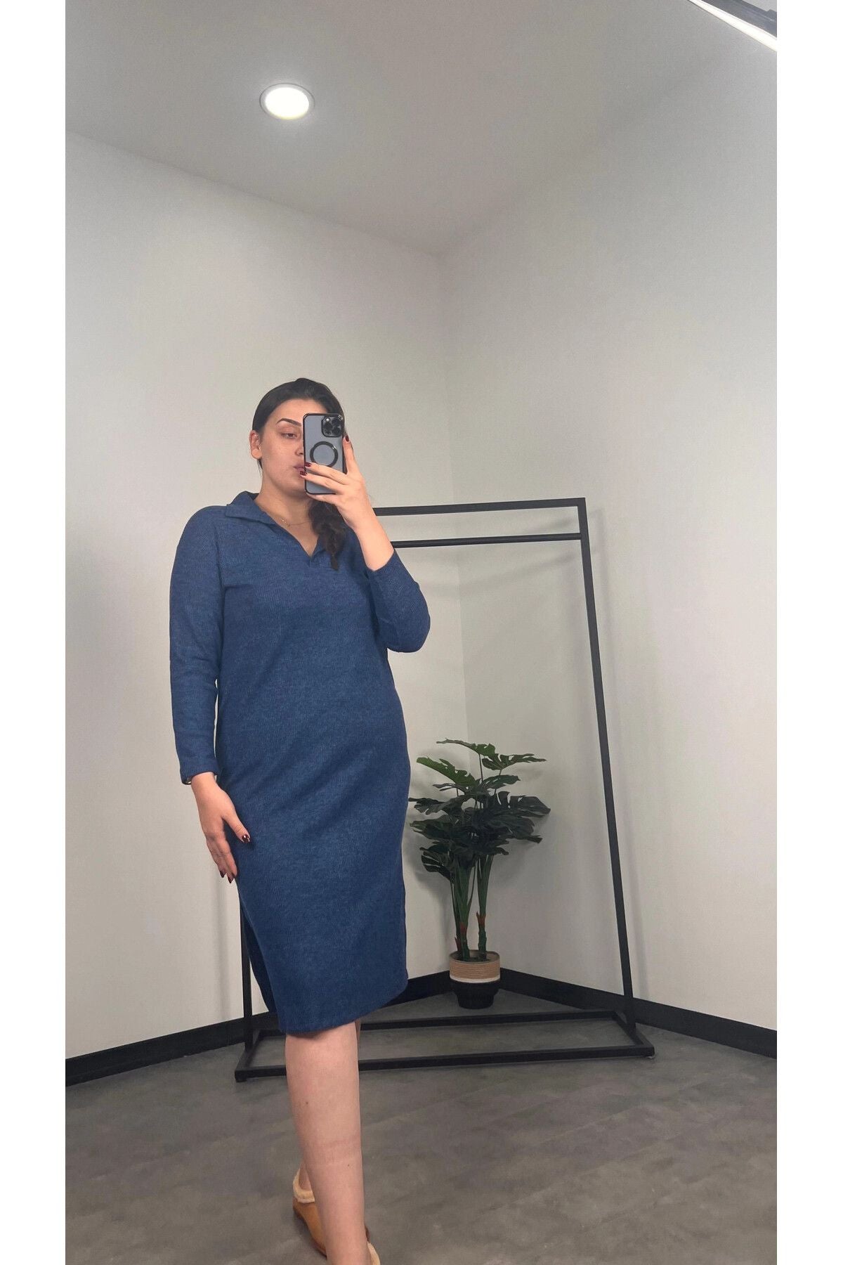 Büyük Beden Polo Yaka Yırtmaç Detaylı Midi Boy Triko Elbise 301514