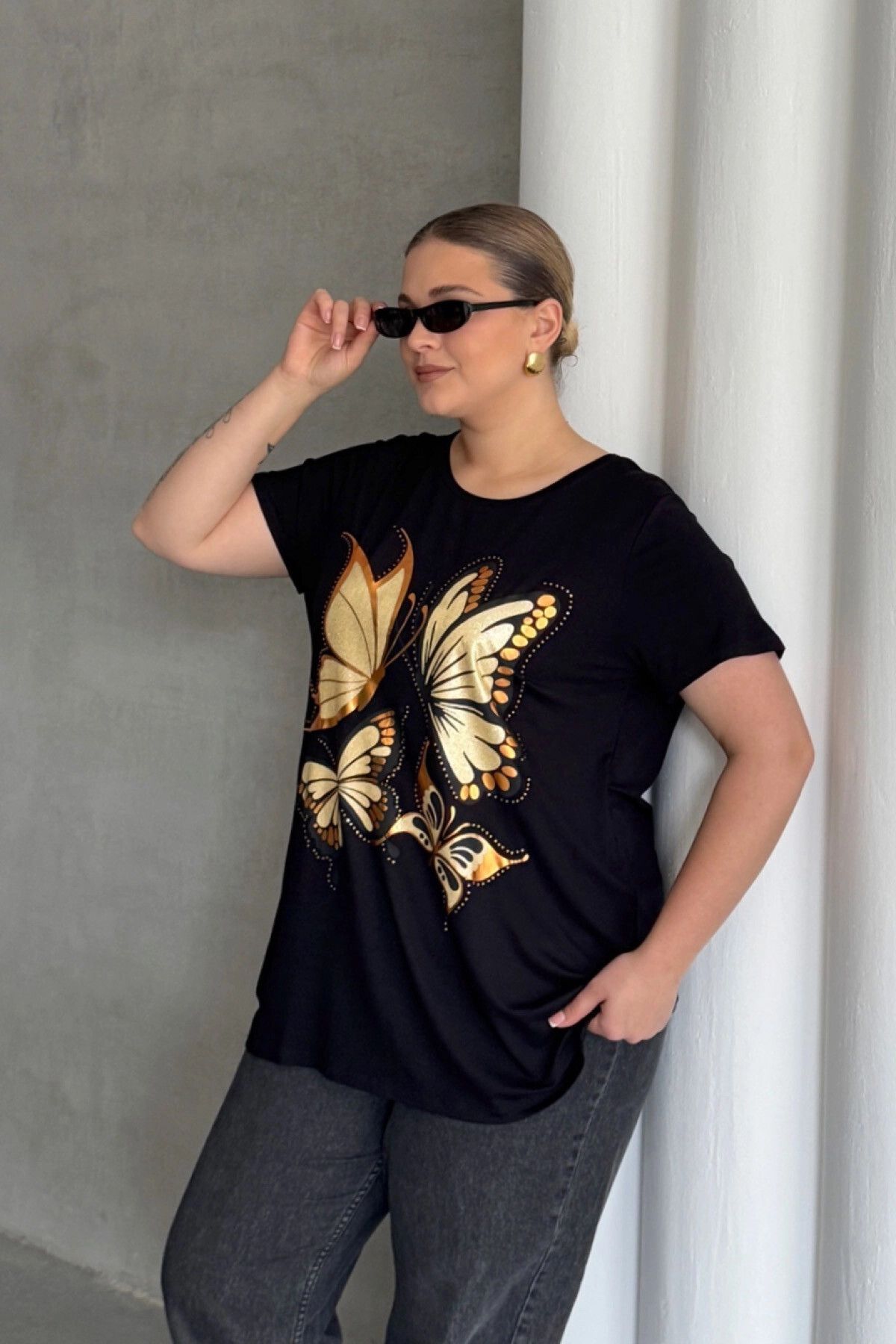 Büyük Beden Kelebek Baskılı Parlak Simli T-shirt 302275