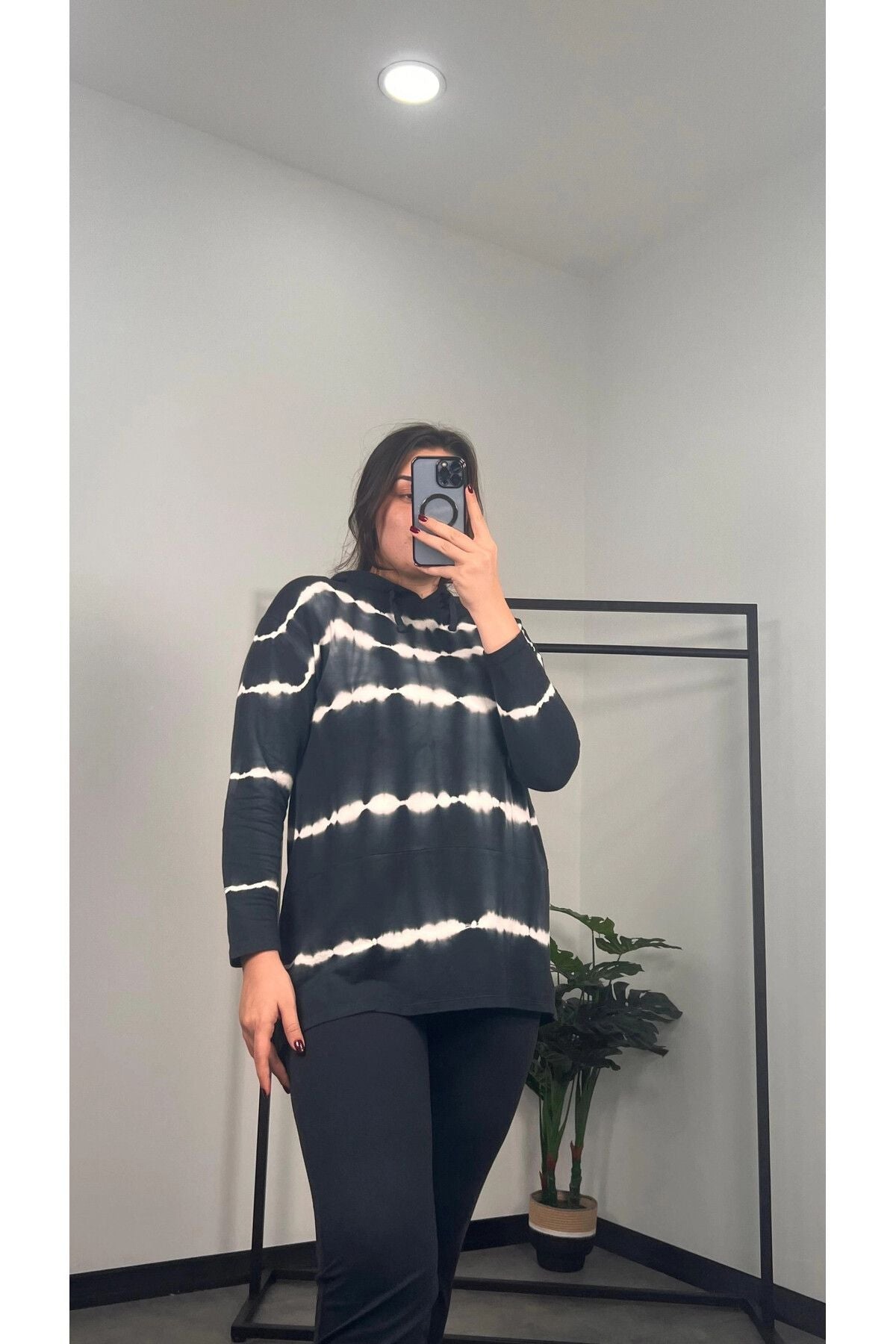 Büyük Beden Uzun Kollu Arkası Uzun Baskılı Kapüşonlu Sweatshirt 301588