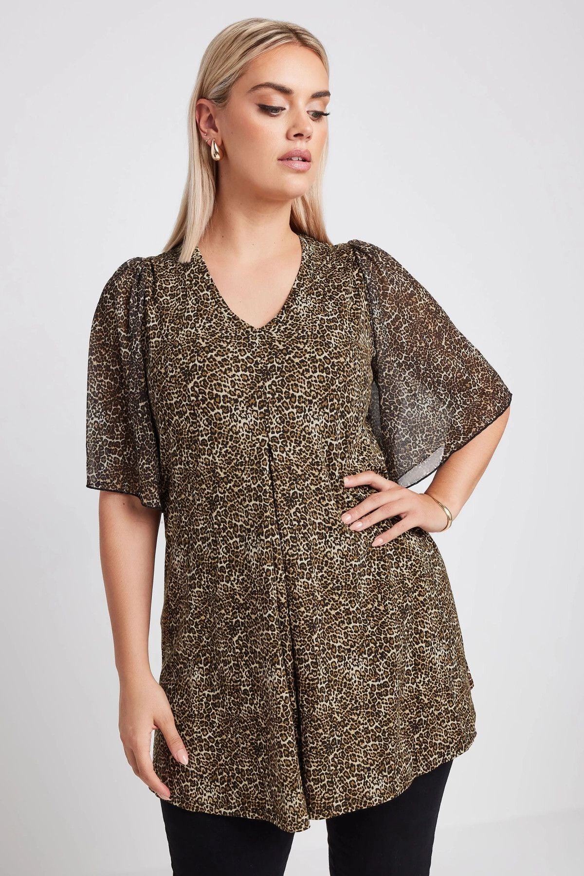 Büyük Beden V Yaka Kolları Tül Detaylı Leopar Desenli Bluz 321823