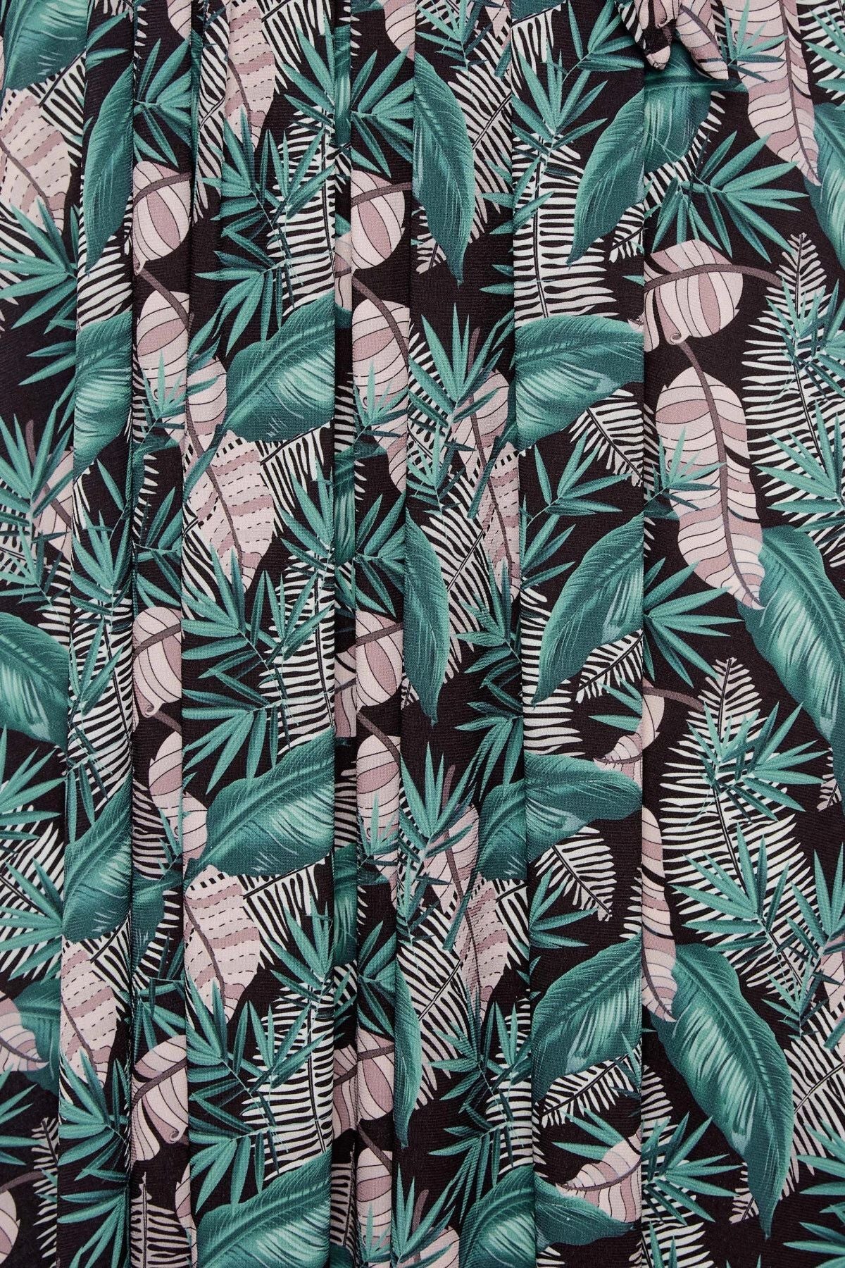 Büyük Beden V Yaka Desenli Kuşaklı Likralı Yarım Kol Anvelop Elbise 302162