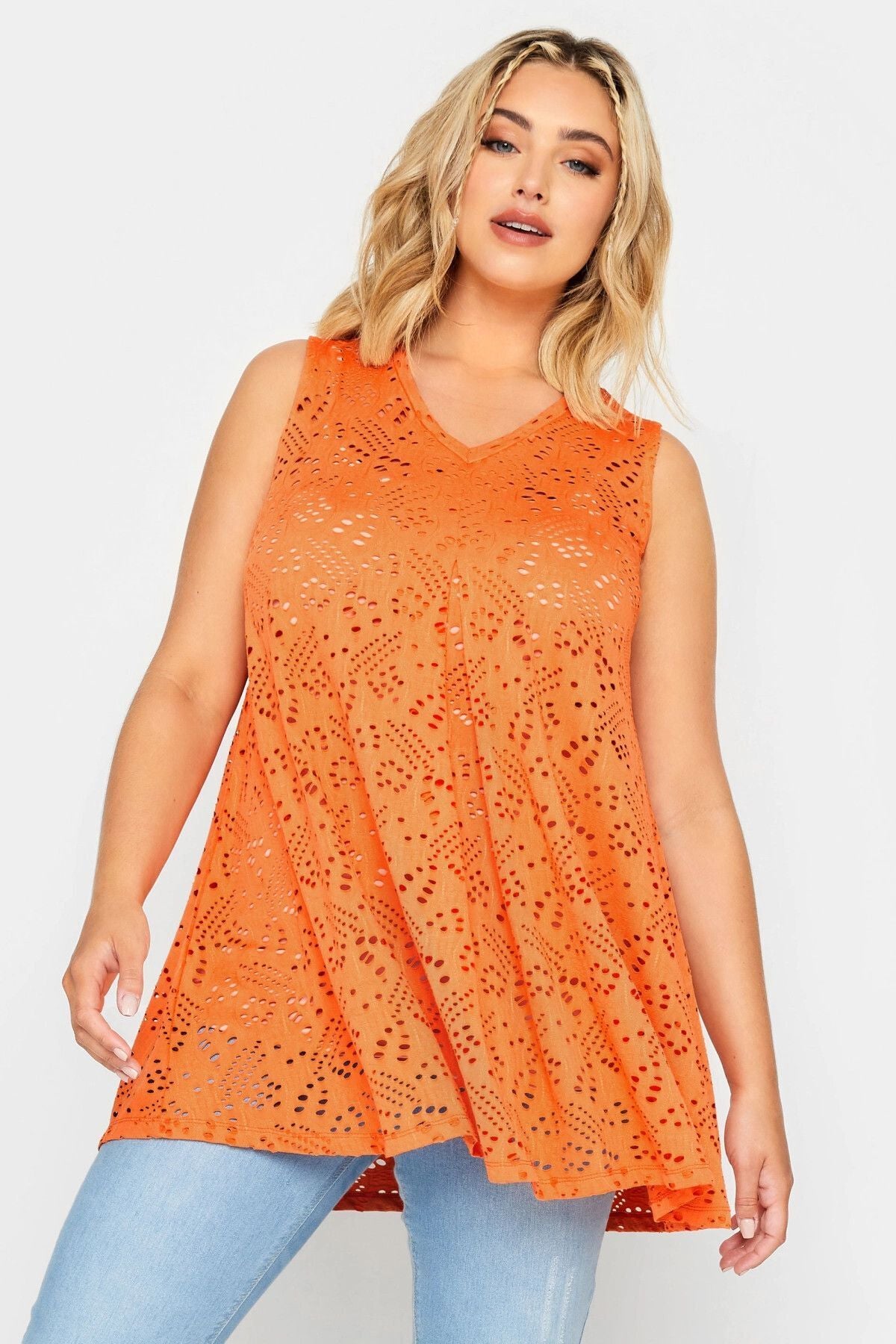 Büyük Beden V Yaka Dantel Detaylı Astarsız Kısa Kollu Bluz 302395