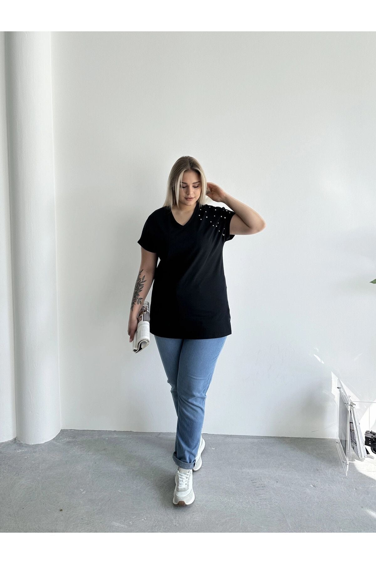 Büyük Beden Kısa Kollu V Yaka Yanları Yırtmaçlı Boncuklu Basic T-shirt RFT-04