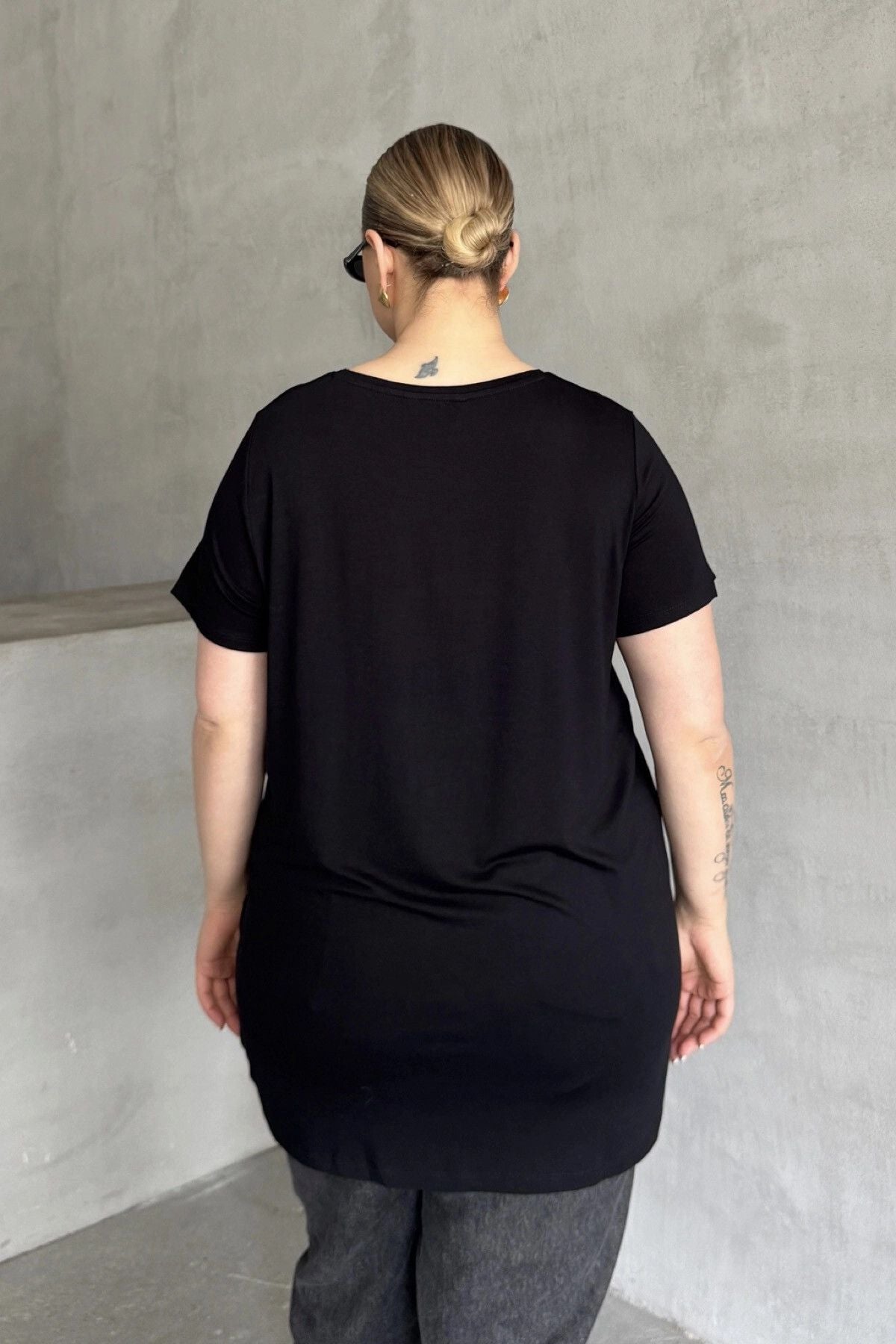 Büyük Beden Kelebek Baskılı Parlak Simli T-shirt 302275