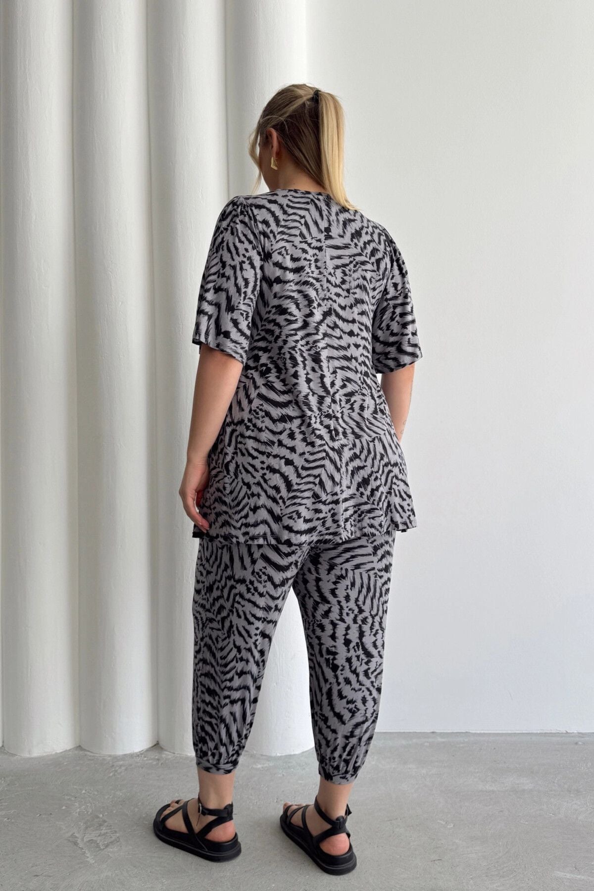 Büyük Beden Beli ve Paçası Lastikli Cepli Desenli Şalvar Pantolon 99-3