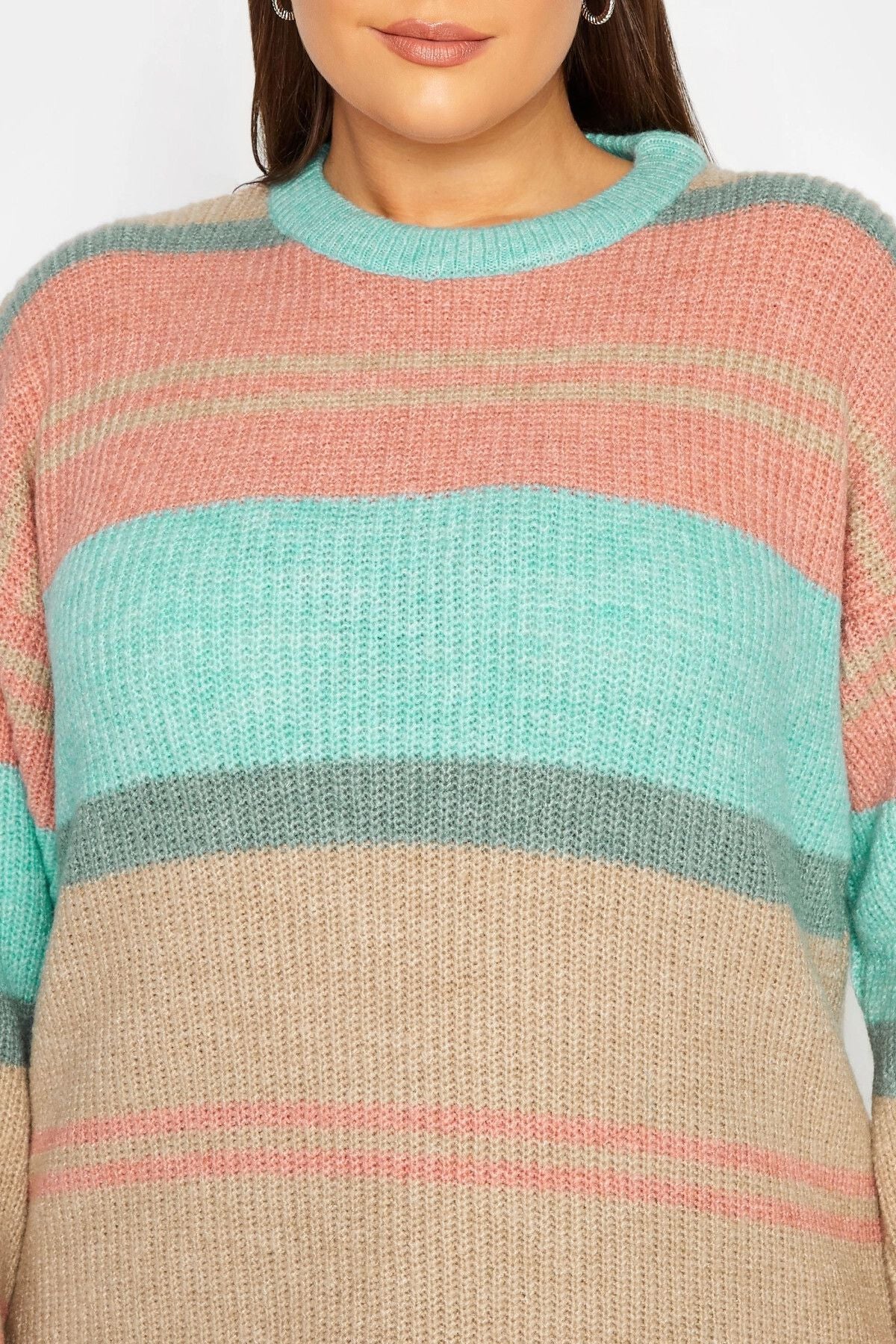 Büyük Beden Çizgili Yuvarlak Yaka Yırtmaç Detaylı Triko Kazak 301832