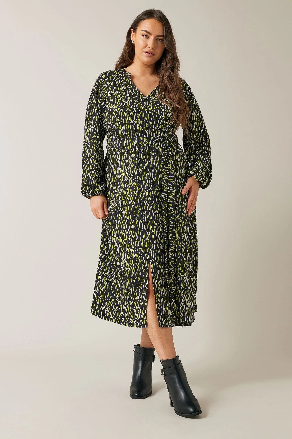 Büyük Beden V Yaka Kolları Lastikli Yırtmaç Detaylı Midi Boy Elbise 615628